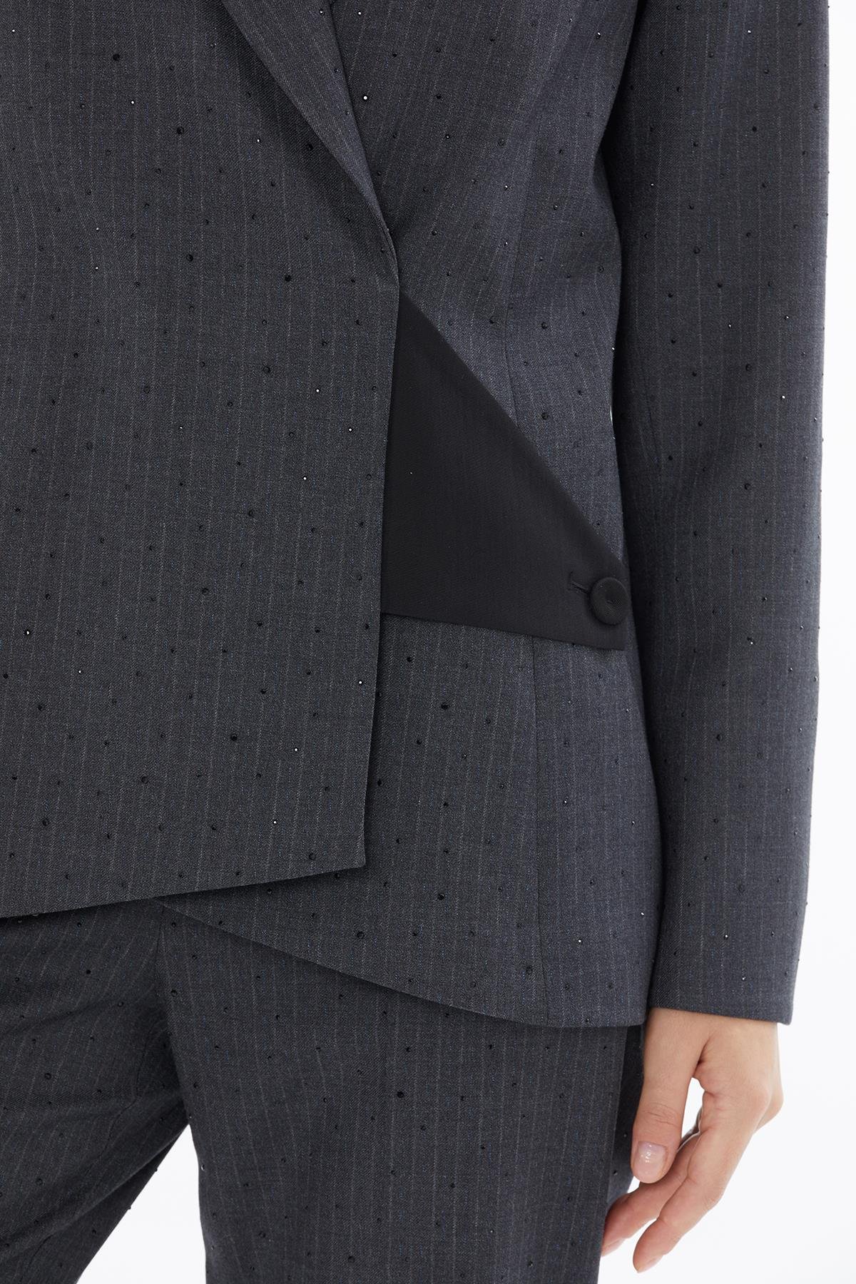 Asimetrik Kapamalı Gri Blazer Ceket