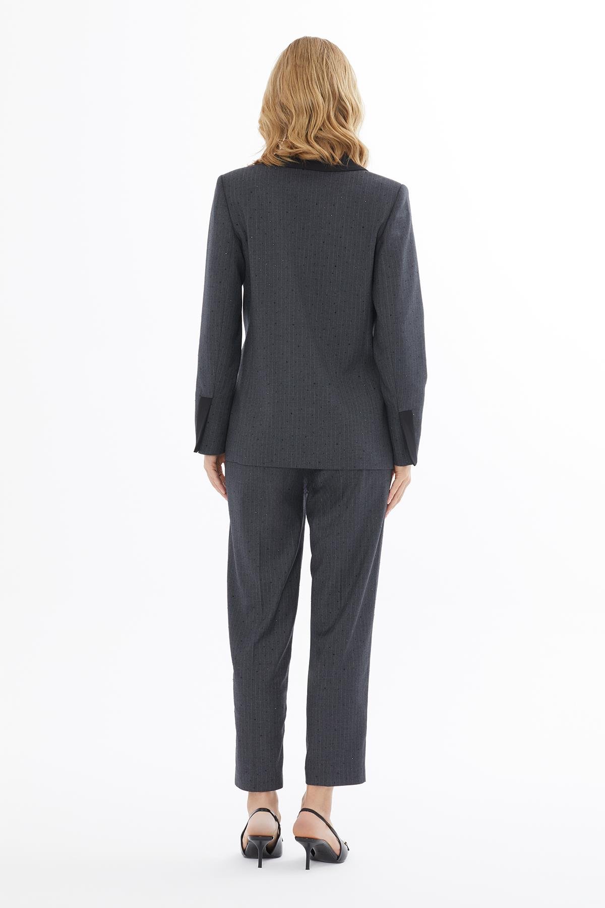 Asimetrik Kapamalı Gri Blazer Ceket