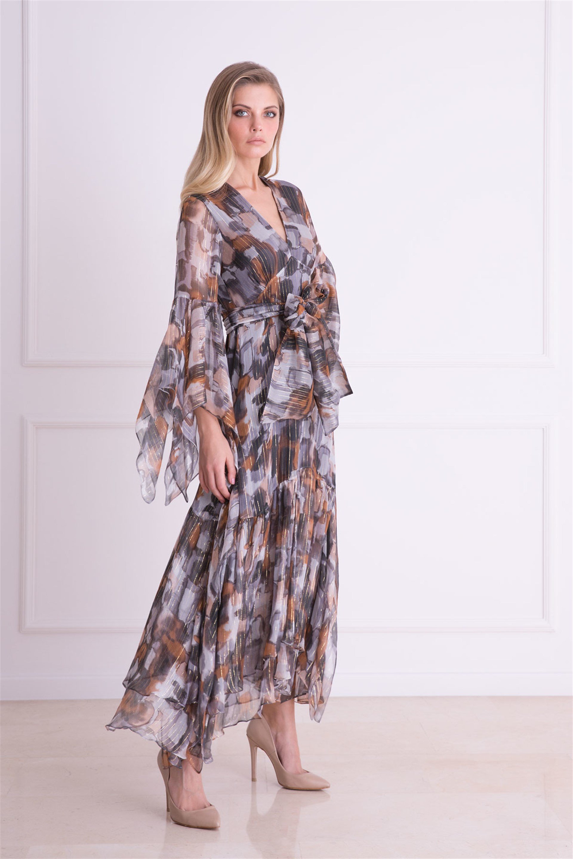 Asimetrik Kesim V Yaka İpekli Kumaş Uzun Elbise