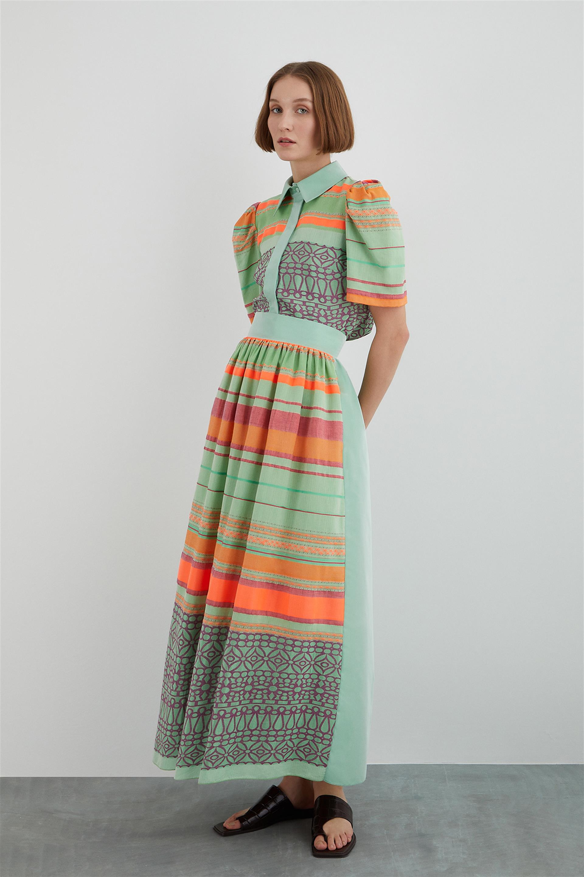 Arka Beden Yeşil Tafta Garnili Çizgili Etek