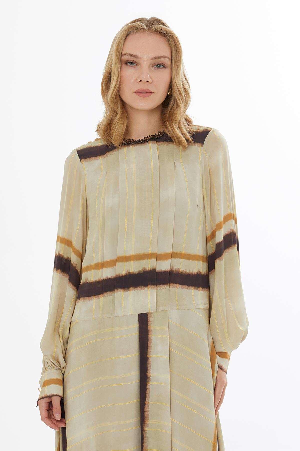 Color-Gradient Long Dress with Balloon Sleeves