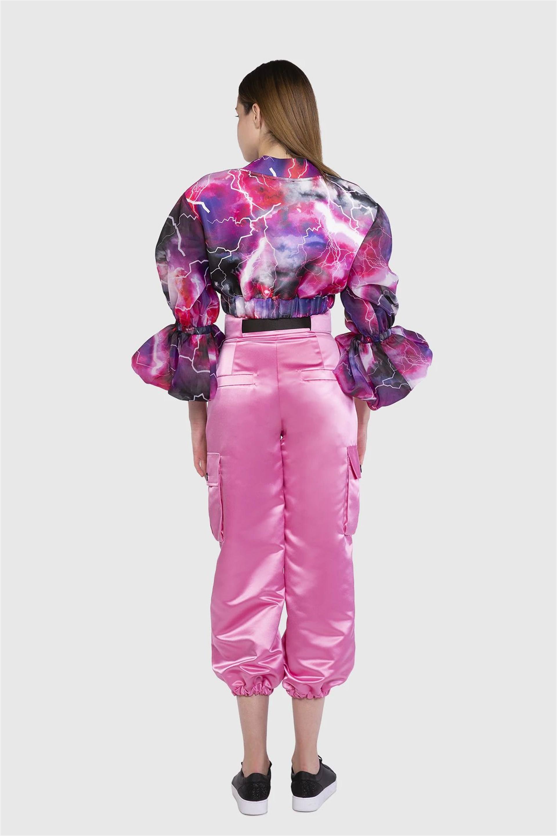 Balon Kollu Ve Nakış Detaylı Pembe Sweatshirt