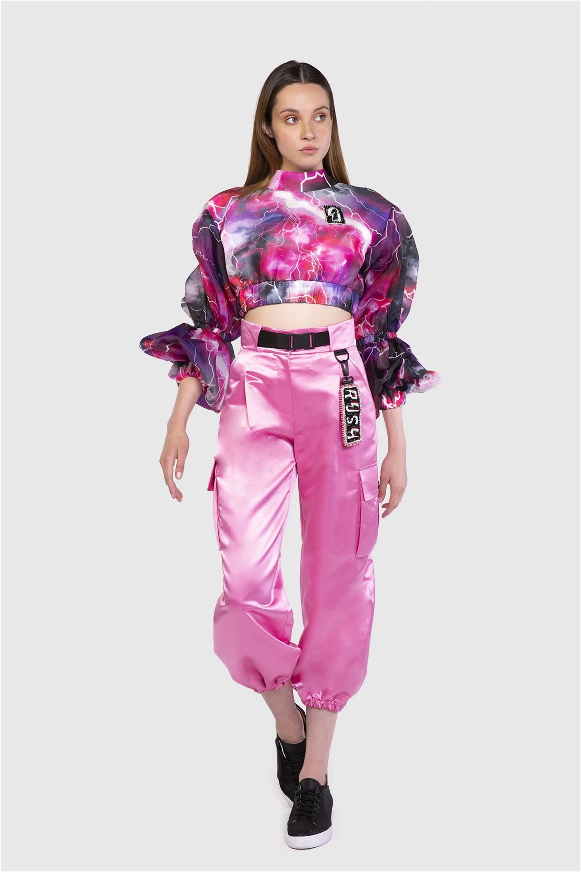 Balon Kollu Ve Nakış Detaylı Pembe Sweatshirt