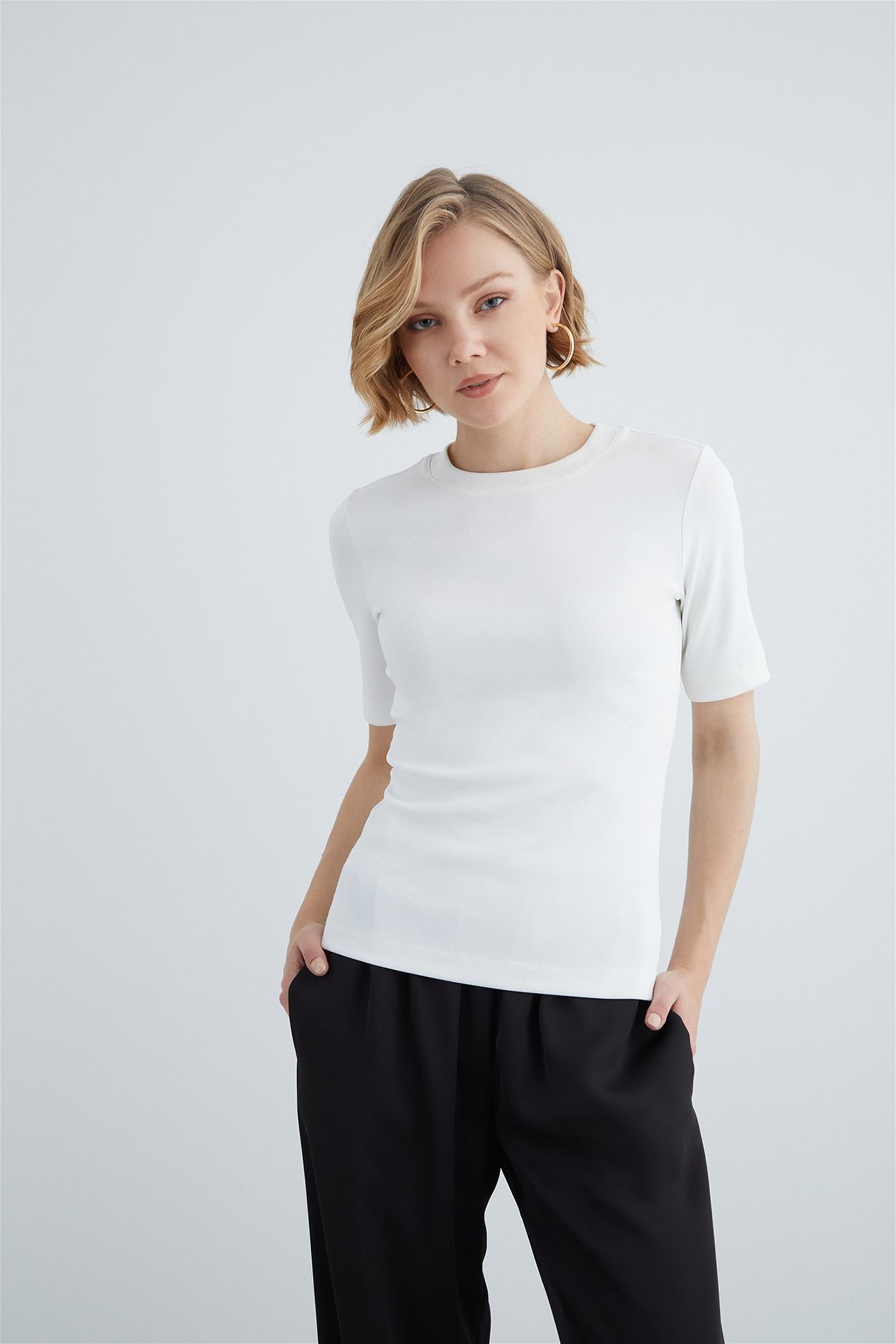 Basic Beige Short-Sleeved Biker Neck T-shirt