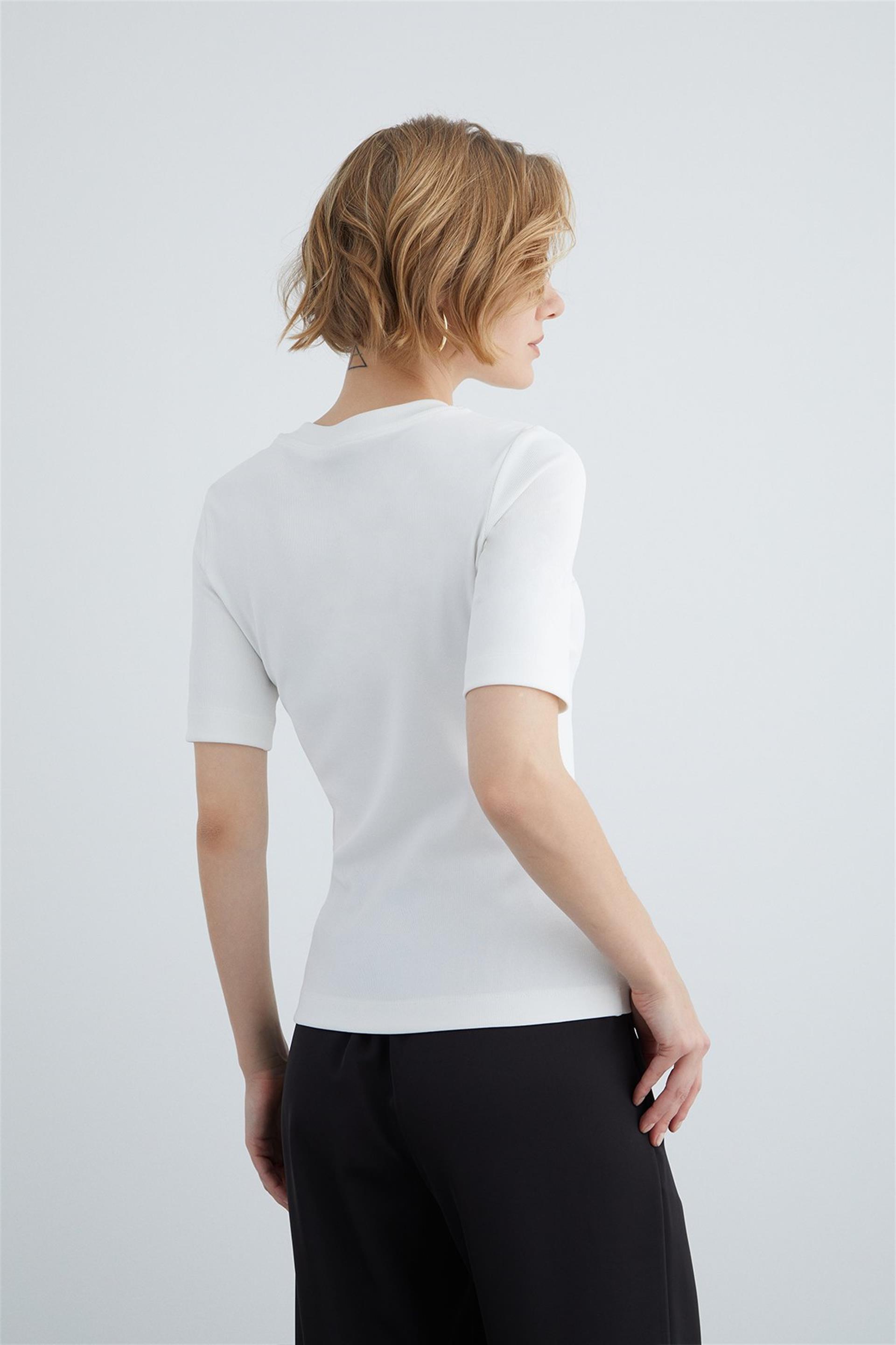 Basic Beige Short-Sleeved Biker Neck T-shirt