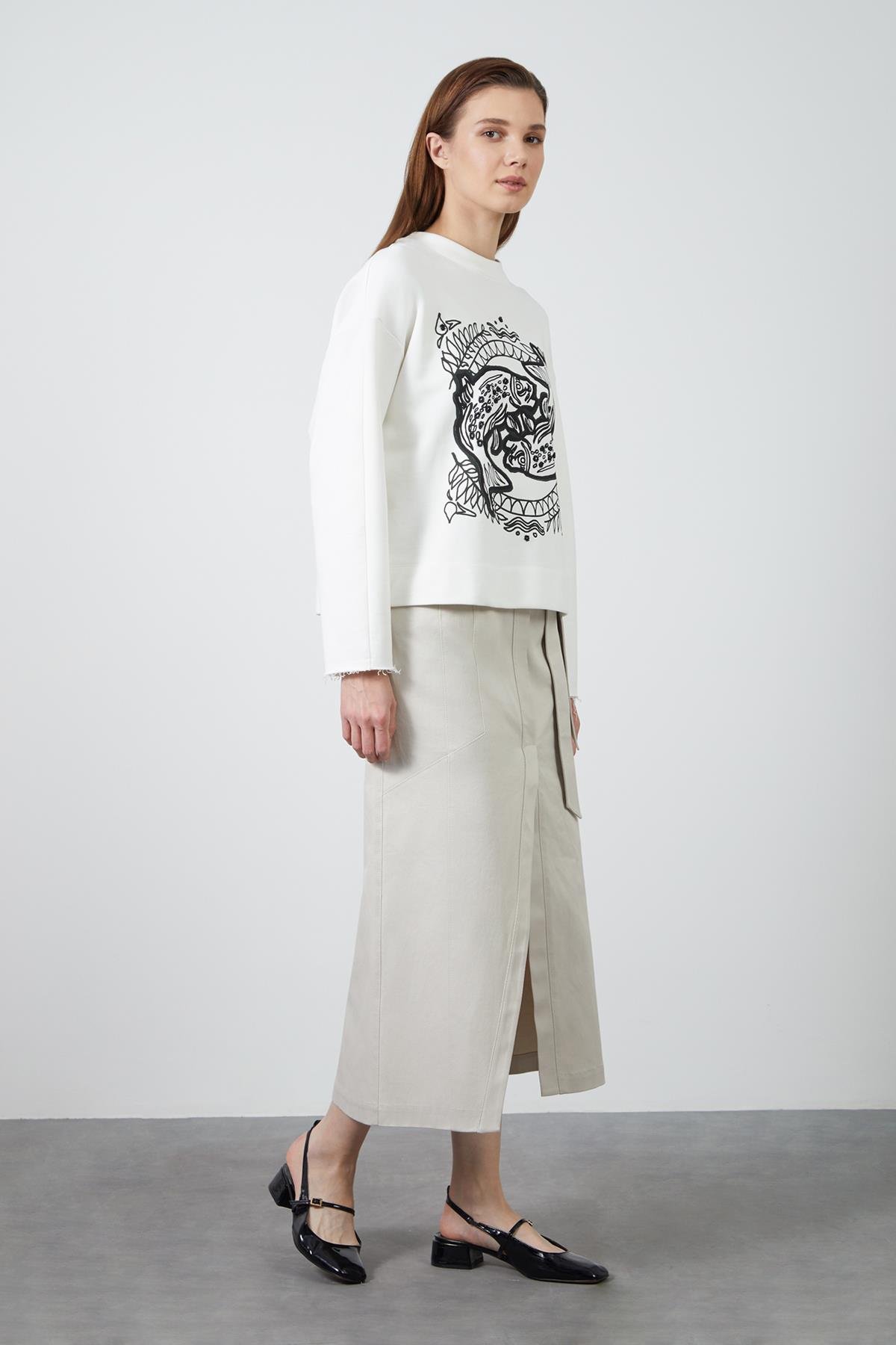 Baskı Ve İşleme Detaylı Ekru Sweatshırt