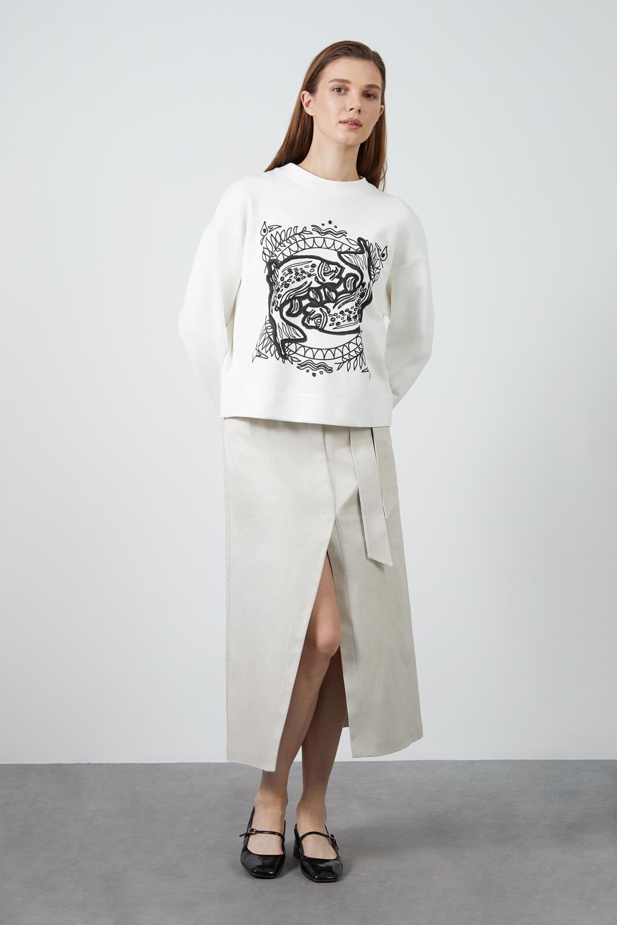 Baskı Ve İşleme Detaylı Ekru Sweatshırt