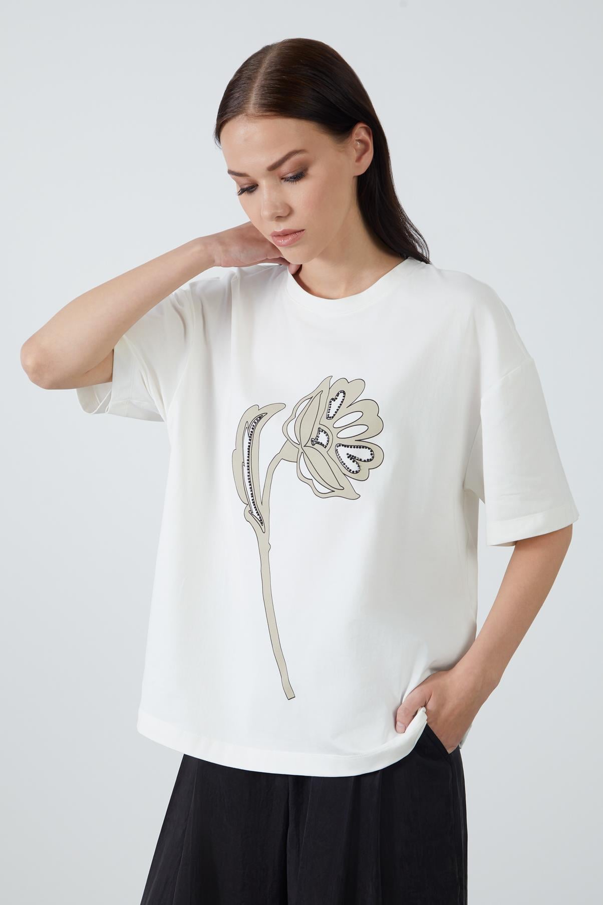 Baskılı Ekru Basic Siyah Tshirt