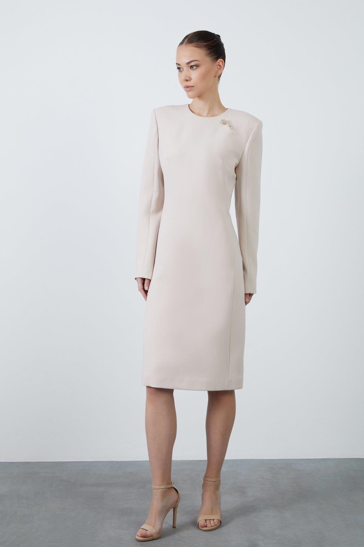 Uzun Kollu Cepli Midi Boy Bej Kalem Elbise