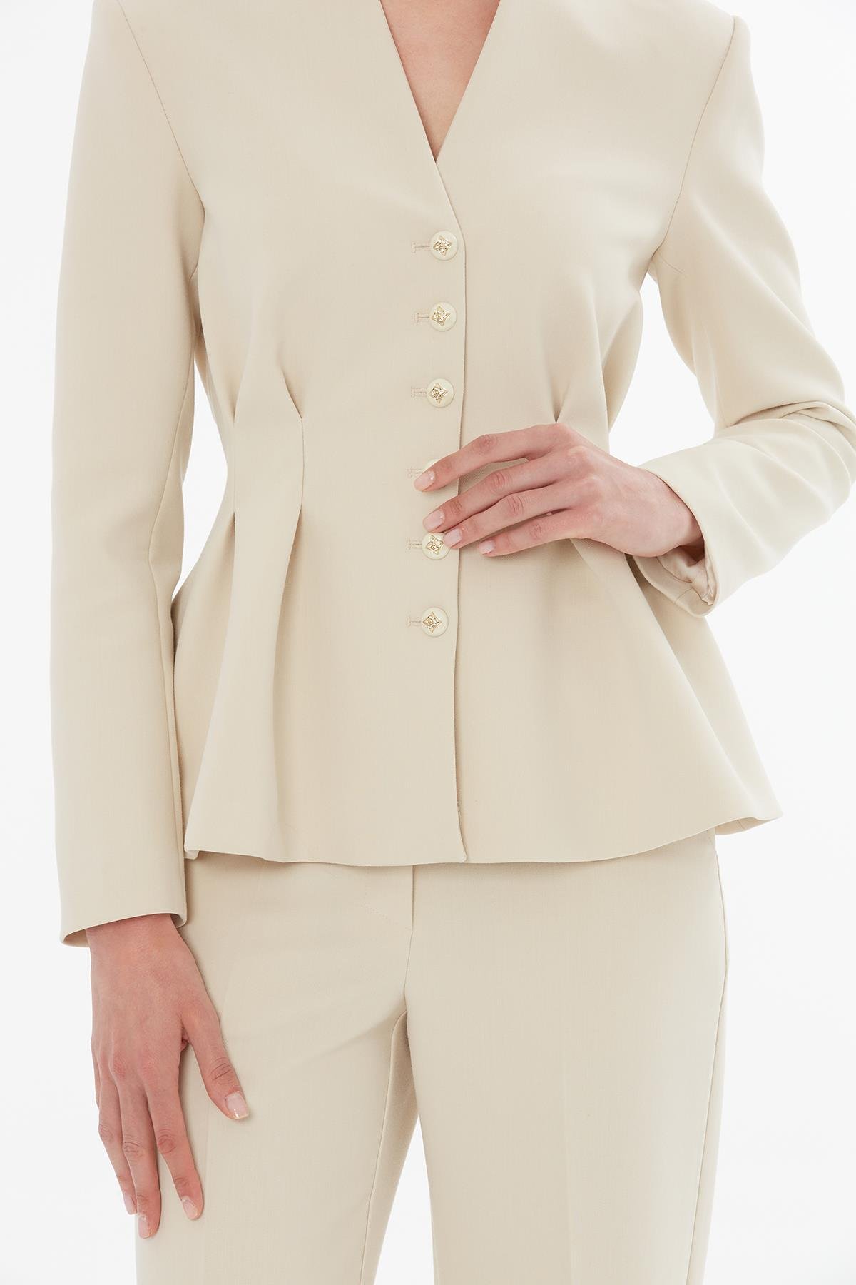 Bej Mono Kapama Cepli Ceket Ve Havuç Pantolon