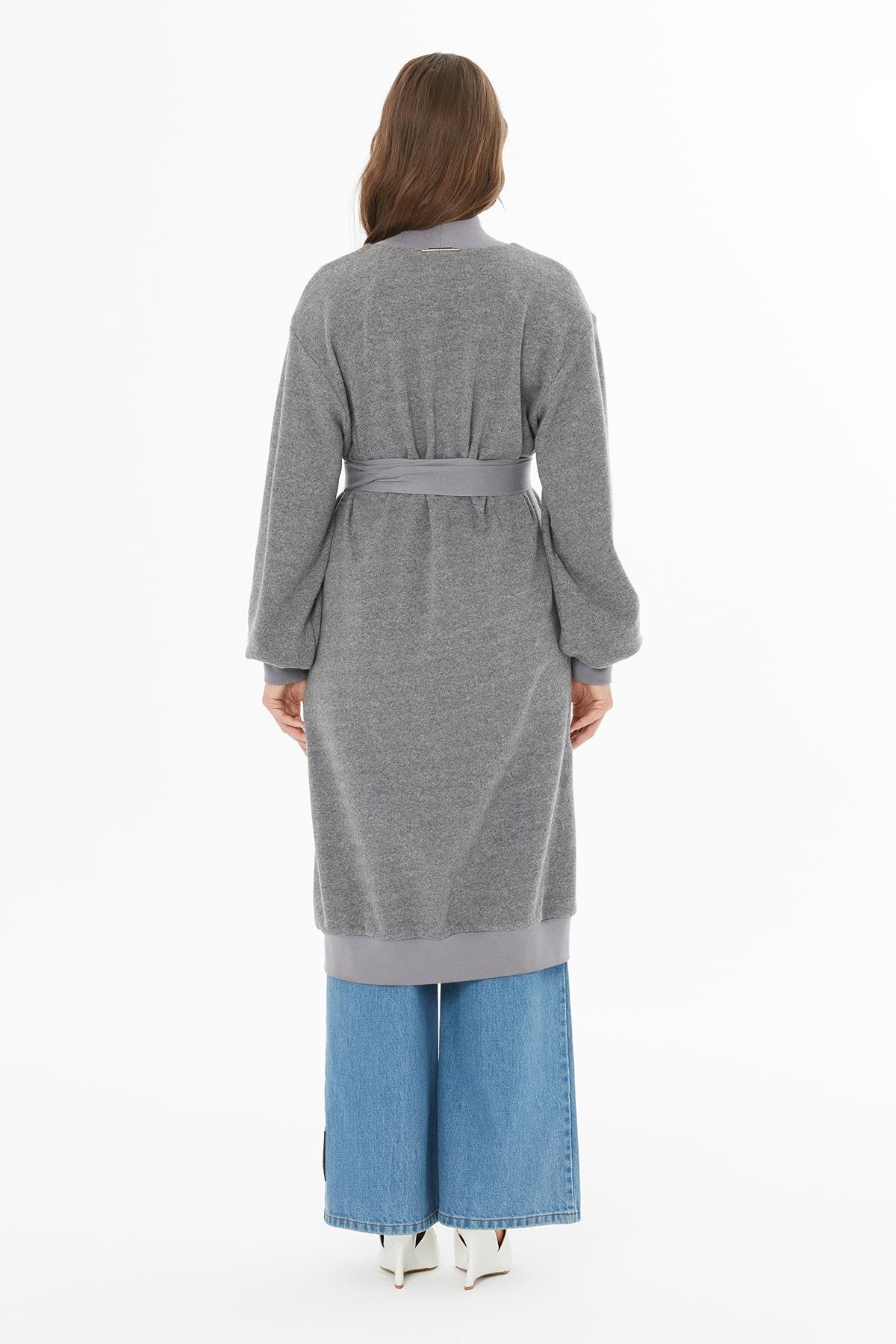 Belden Kuşaklı Gri Hırka