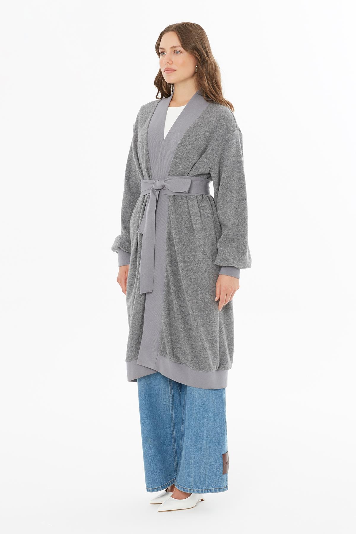 Belden Kuşaklı Gri Hırka