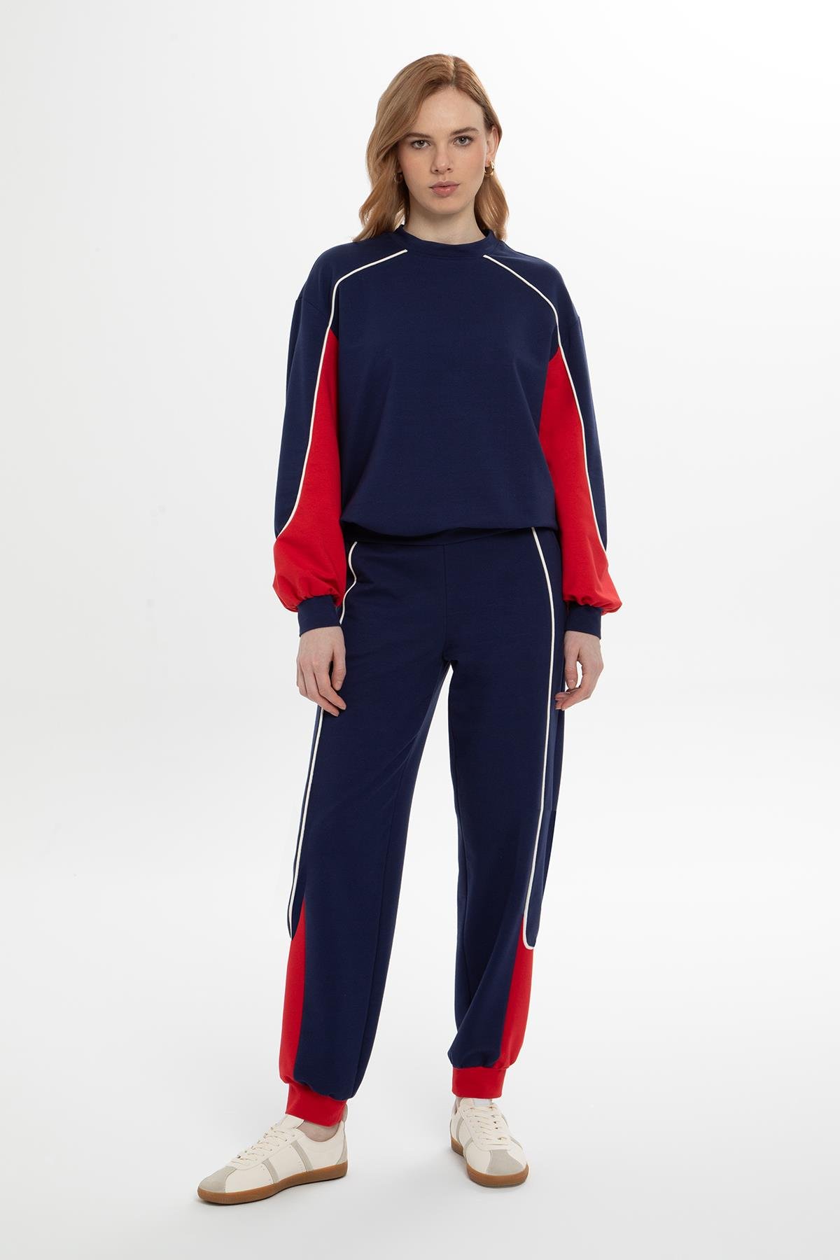 BELDEN LASTİKLİ RAHAT KESİM EŞOFMAN TAKIM