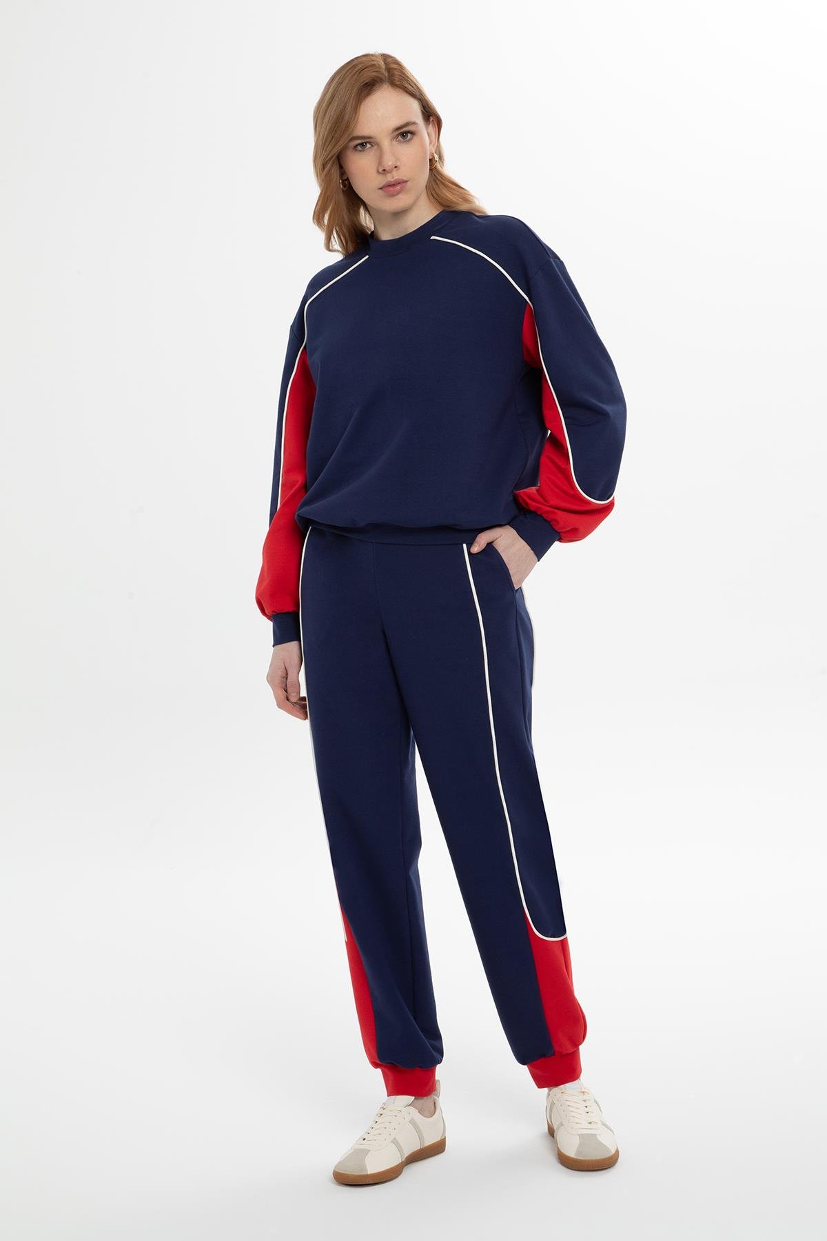 BELDEN LASTİKLİ RAHAT KESİM EŞOFMAN TAKIM