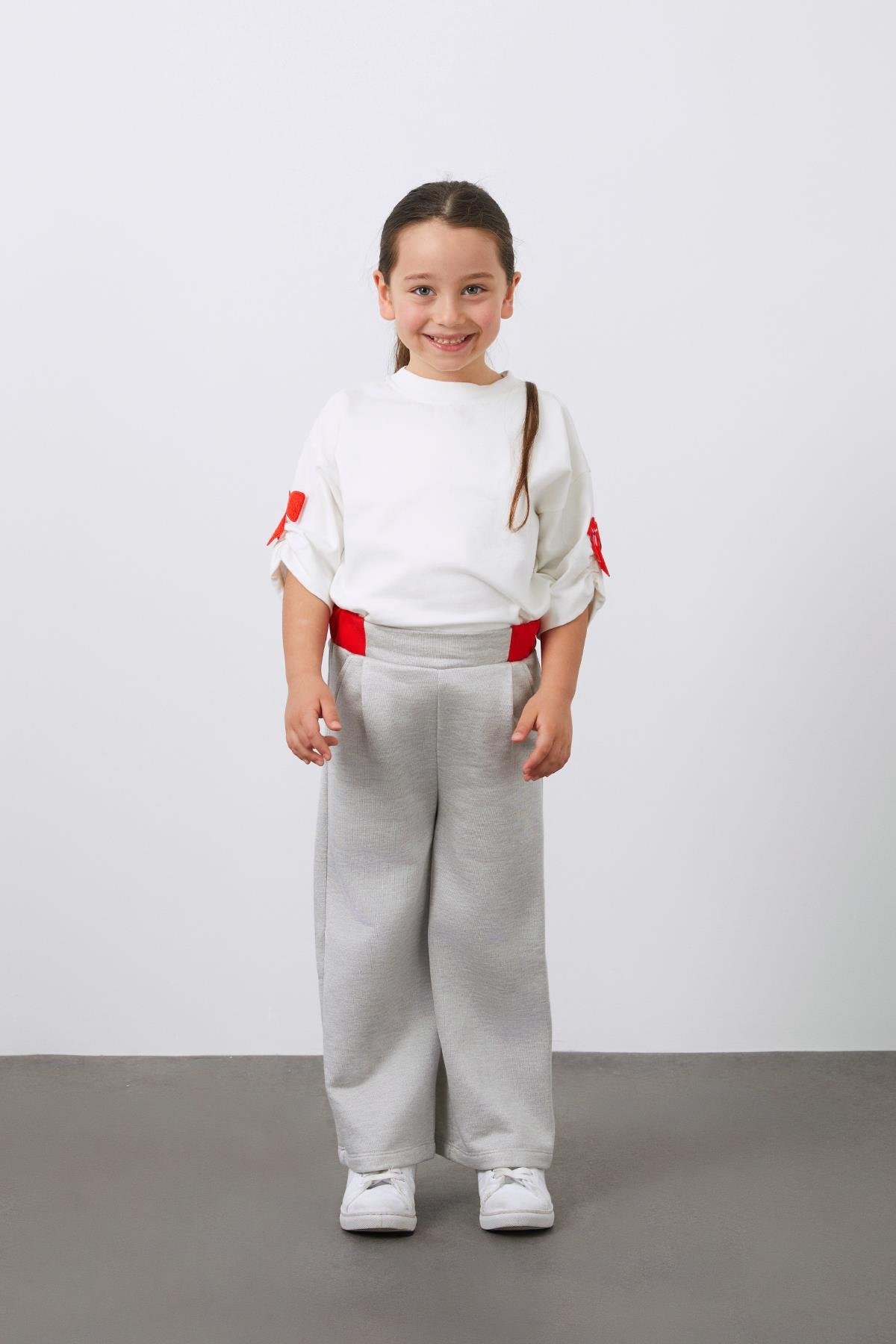 Beli Kırmızı Lastik Detaylı Gri Kız Çocuk Pantolon