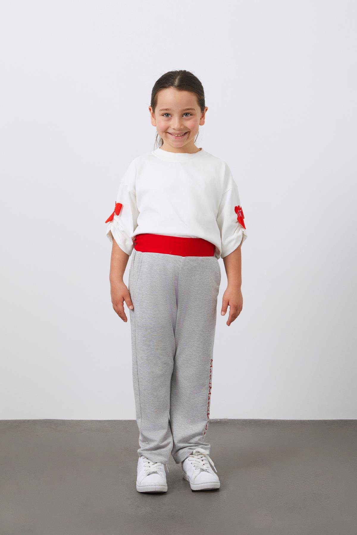 Beli Kırmızı Lastik Detaylı Gri Kız Çocuk Eşofman Altı