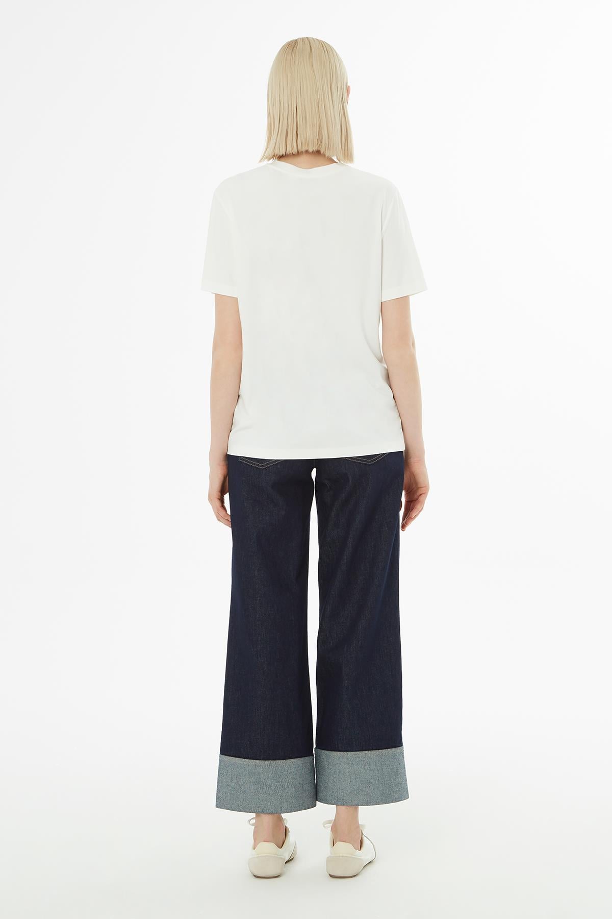 Ecru Basic T-Shirt with Short Sleeves and Crew Neck