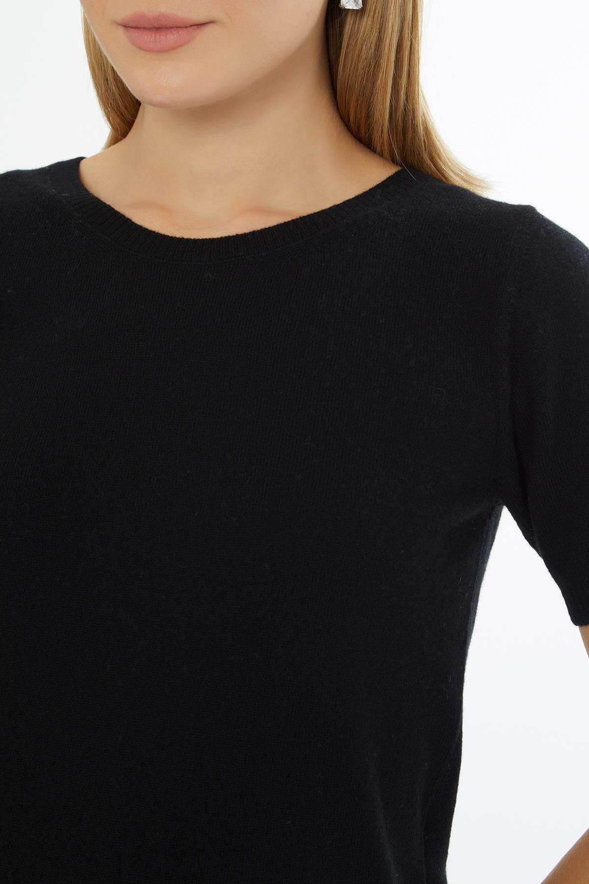 Black Short-Sleeve Crew Neck Blouse