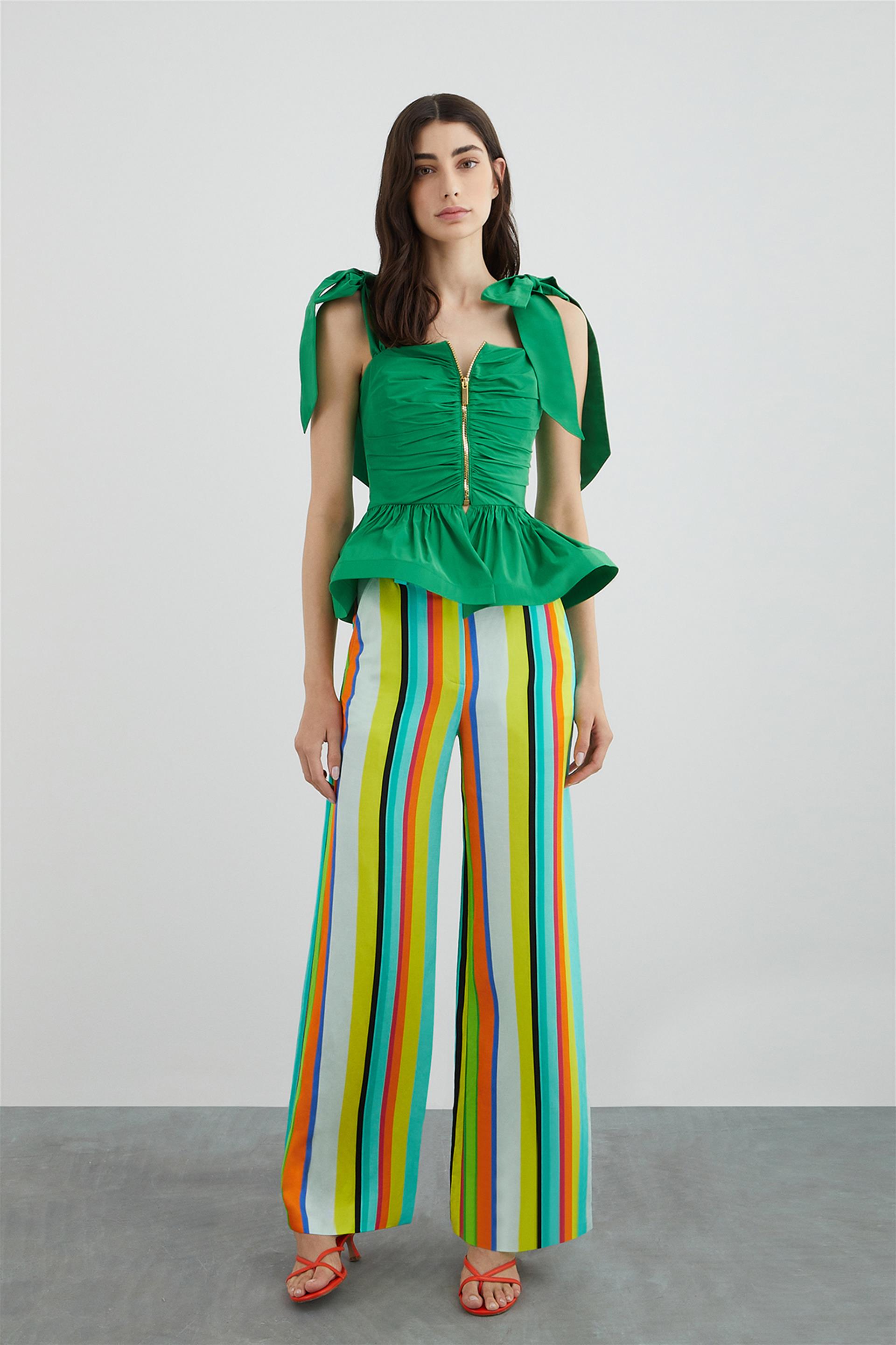 Omuzdan Bağlama Detaylı Önden Fermuarlı Siyah Tafta Bluz