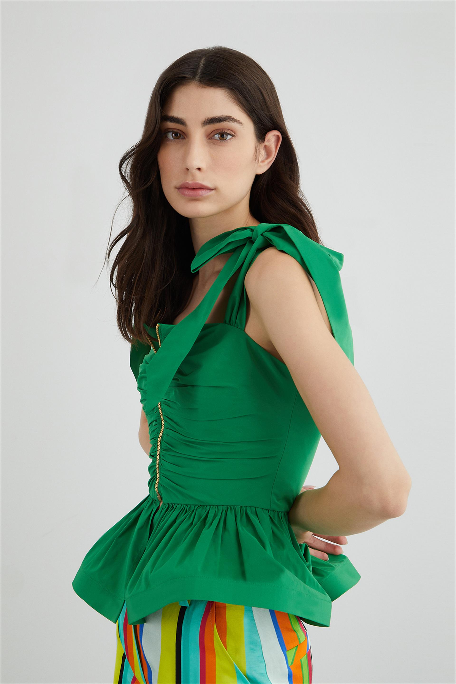 Omuzdan Bağlama Detaylı Önden Fermuarlı Siyah Tafta Bluz