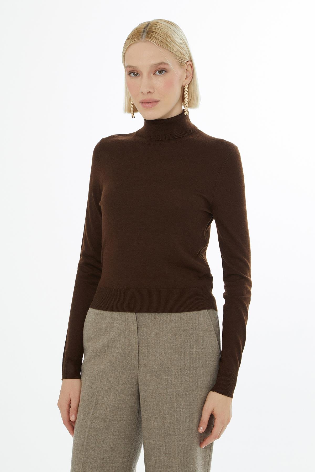 BOĞAZLI KADIN TRİKO