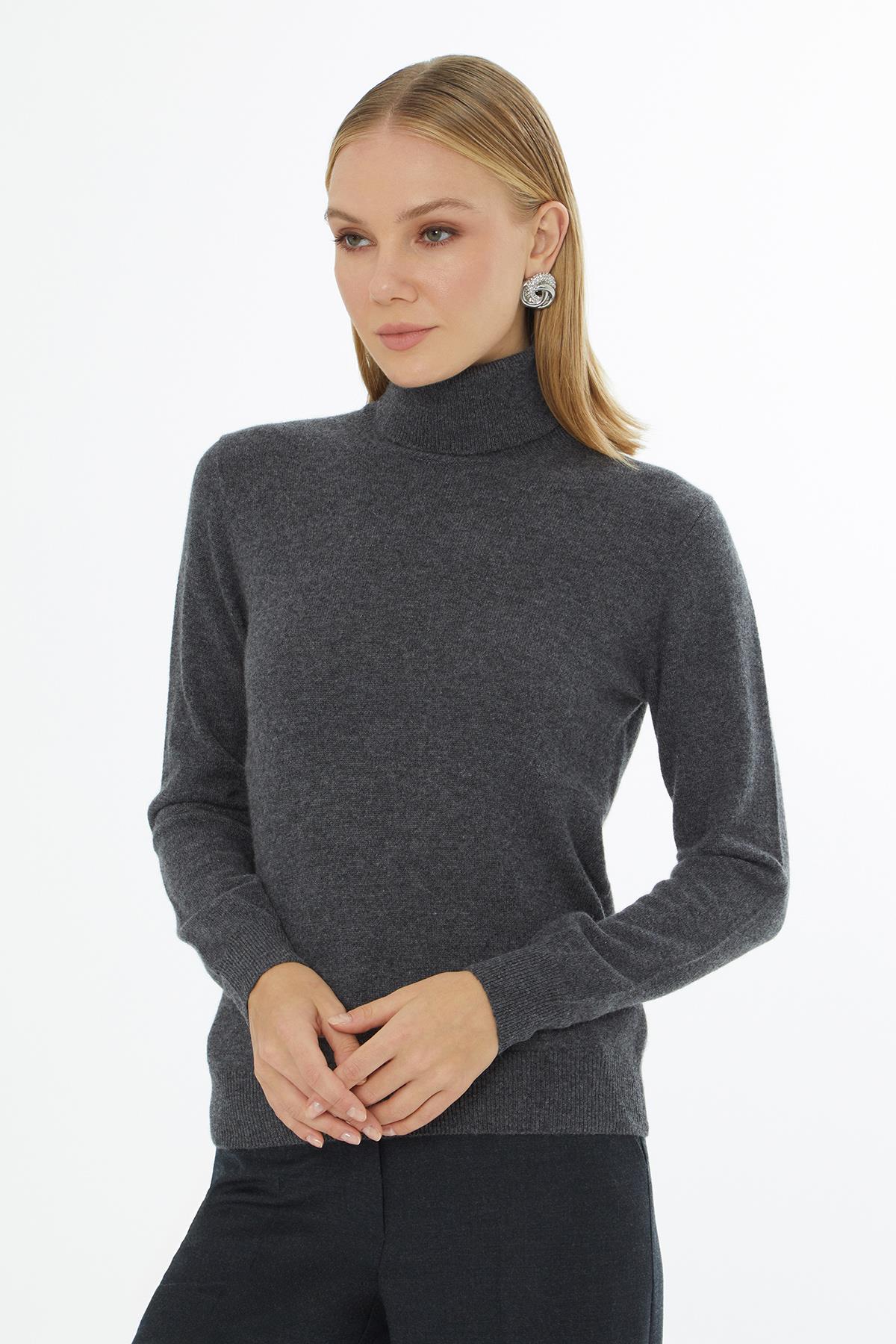 BOĞAZLI KADIN TRİKO