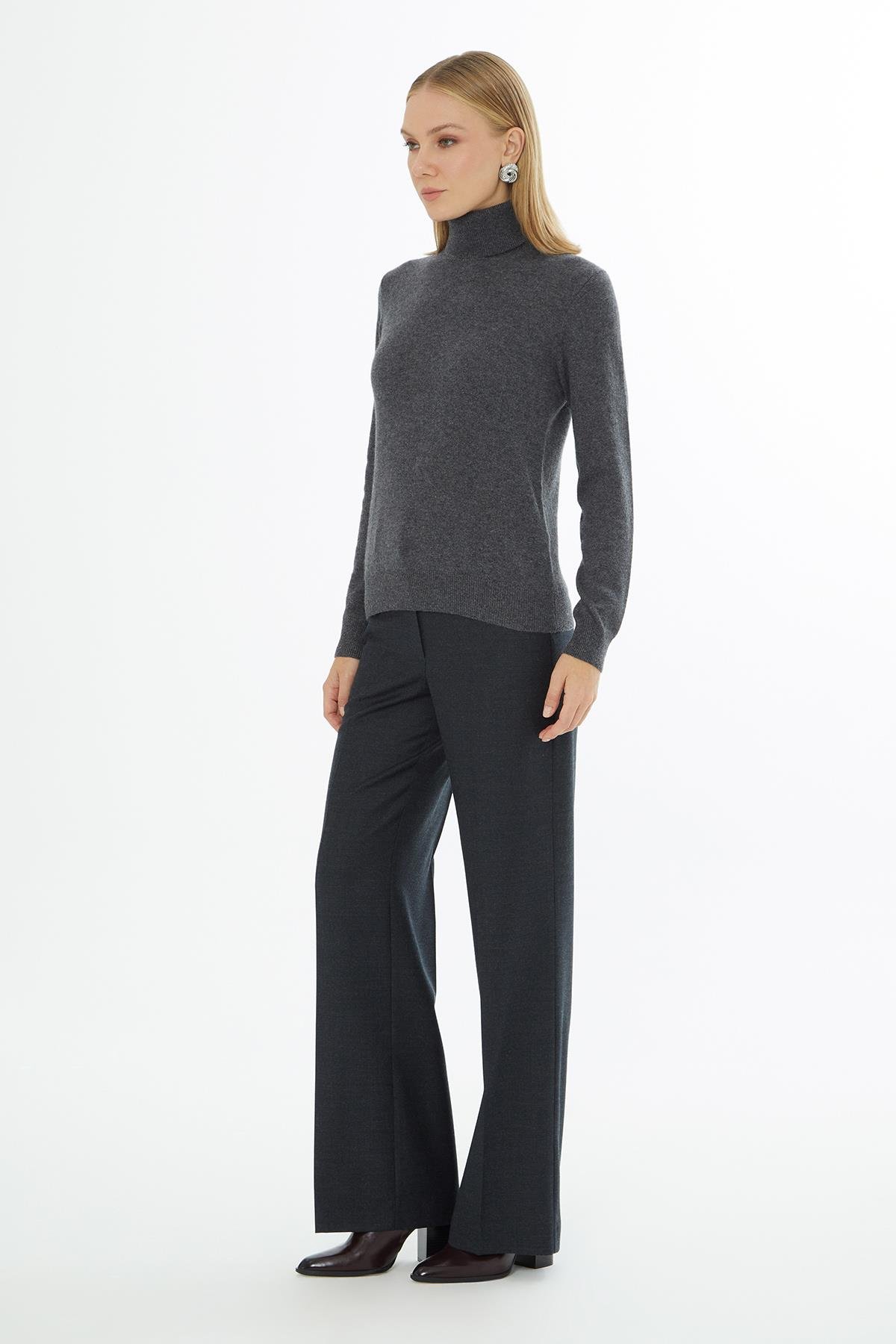 BOĞAZLI KADIN TRİKO