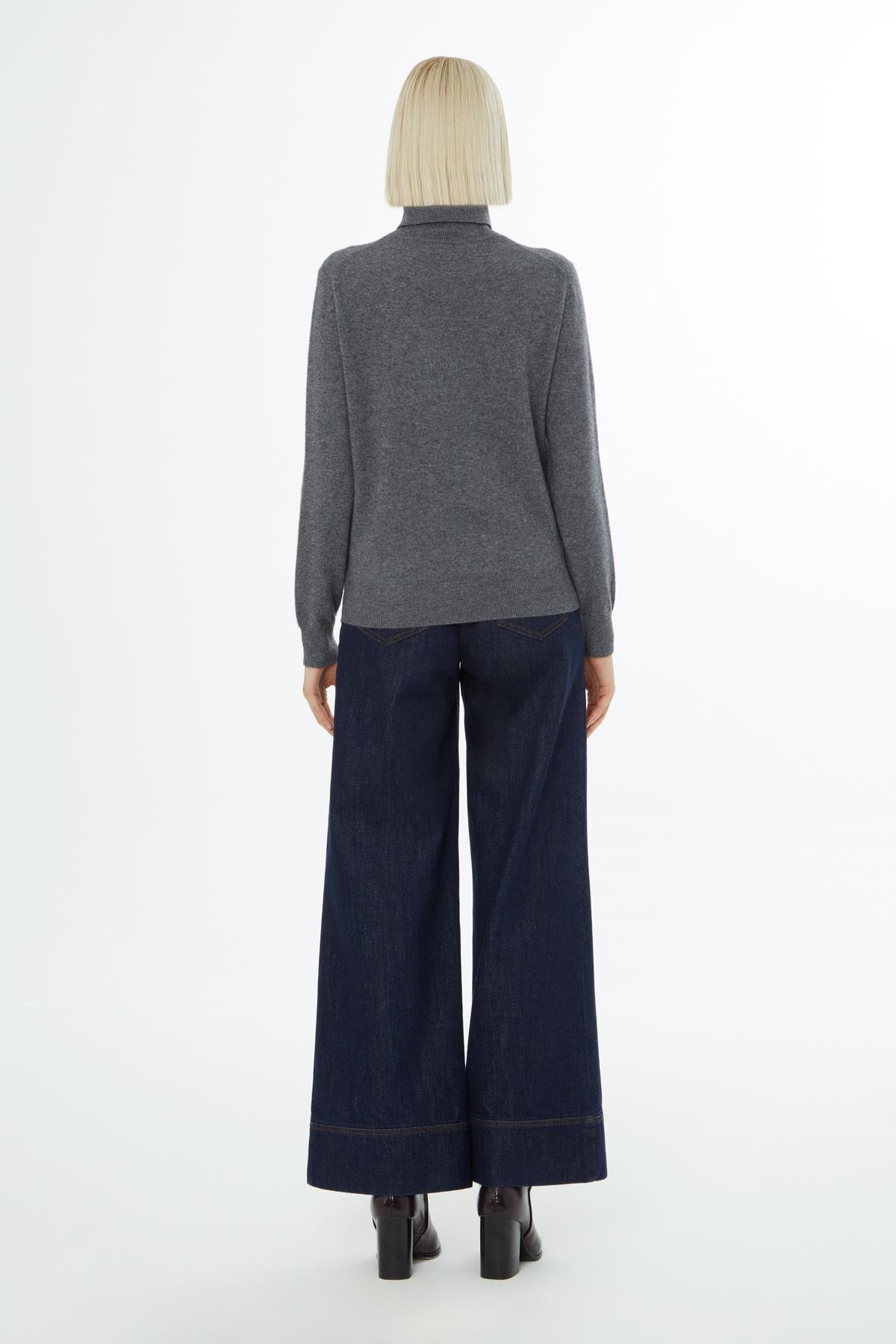 Brown Blouse with Turtleneck and Long Sleeves