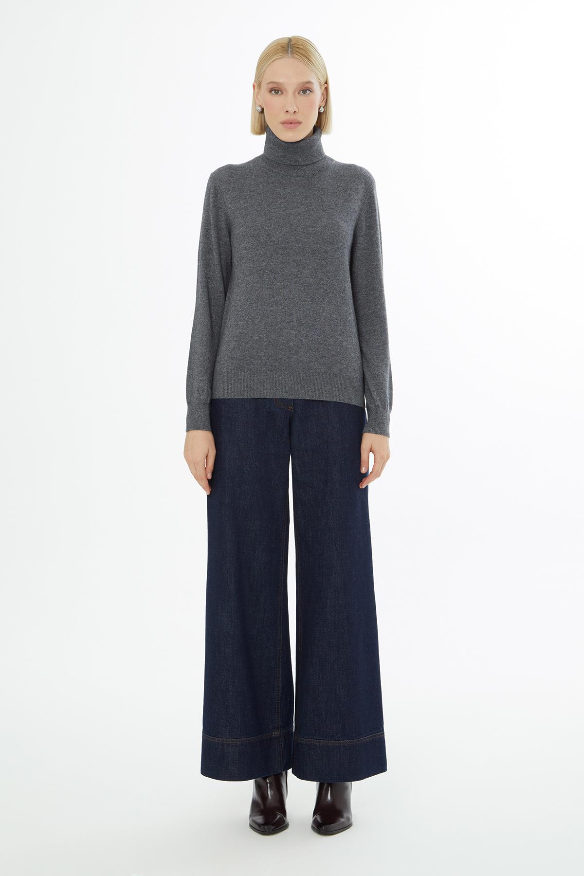 Brown Blouse with Turtleneck and Long Sleeves