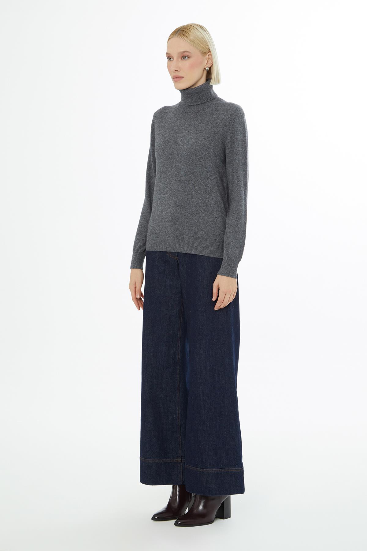 Brown Blouse with Turtleneck and Long Sleeves