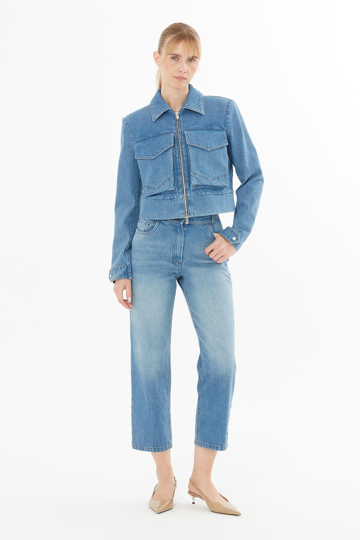 Cep Detaylı Fermuarlı Kısa Denim Ceket