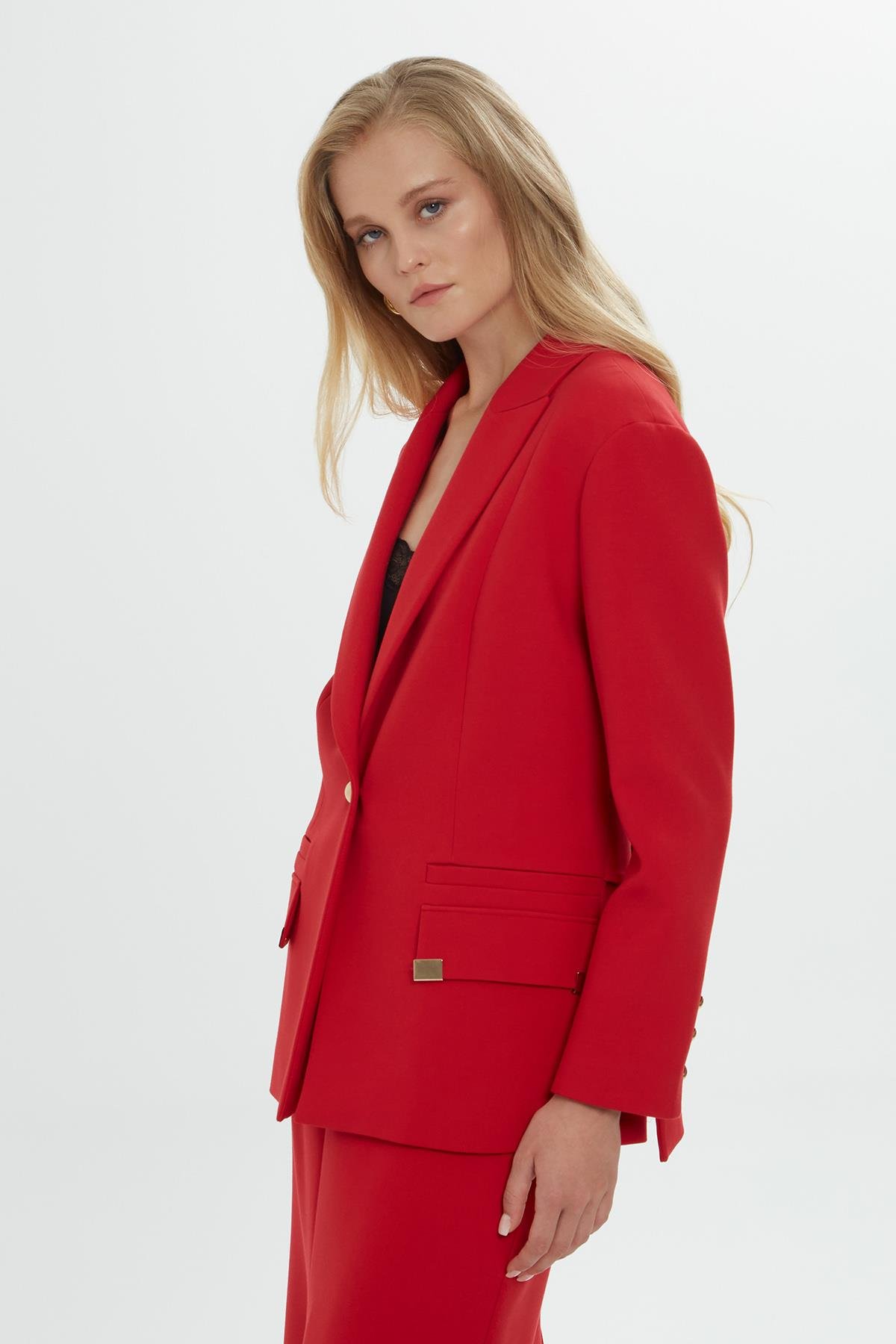 Cepleri Gold Aksesuar Detaylı Kırmızı Kruvaze Ceket