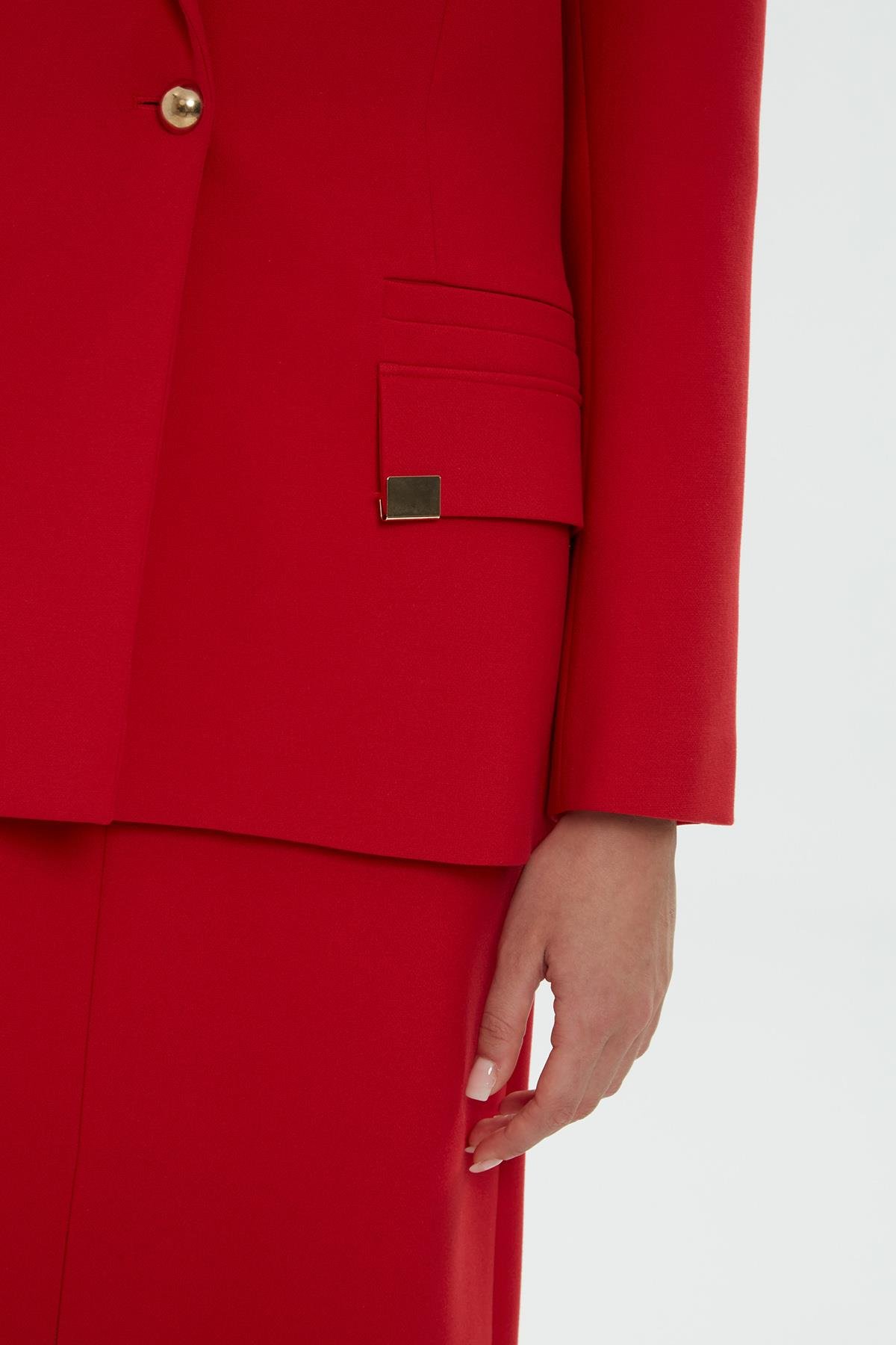 Cepleri Gold Aksesuar Detaylı Kırmızı Kruvaze Ceket