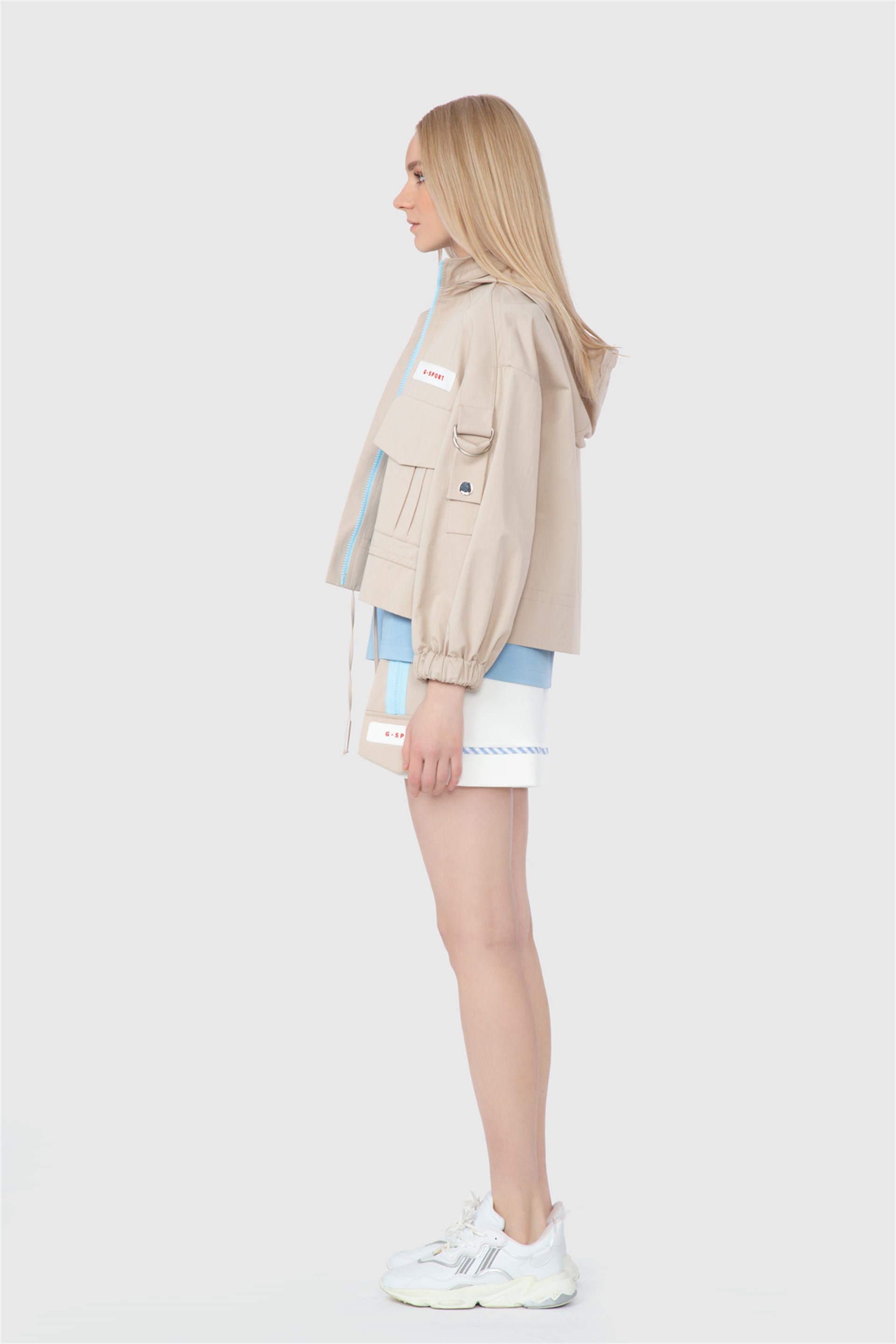 Cepli Kısa Bej Ceket