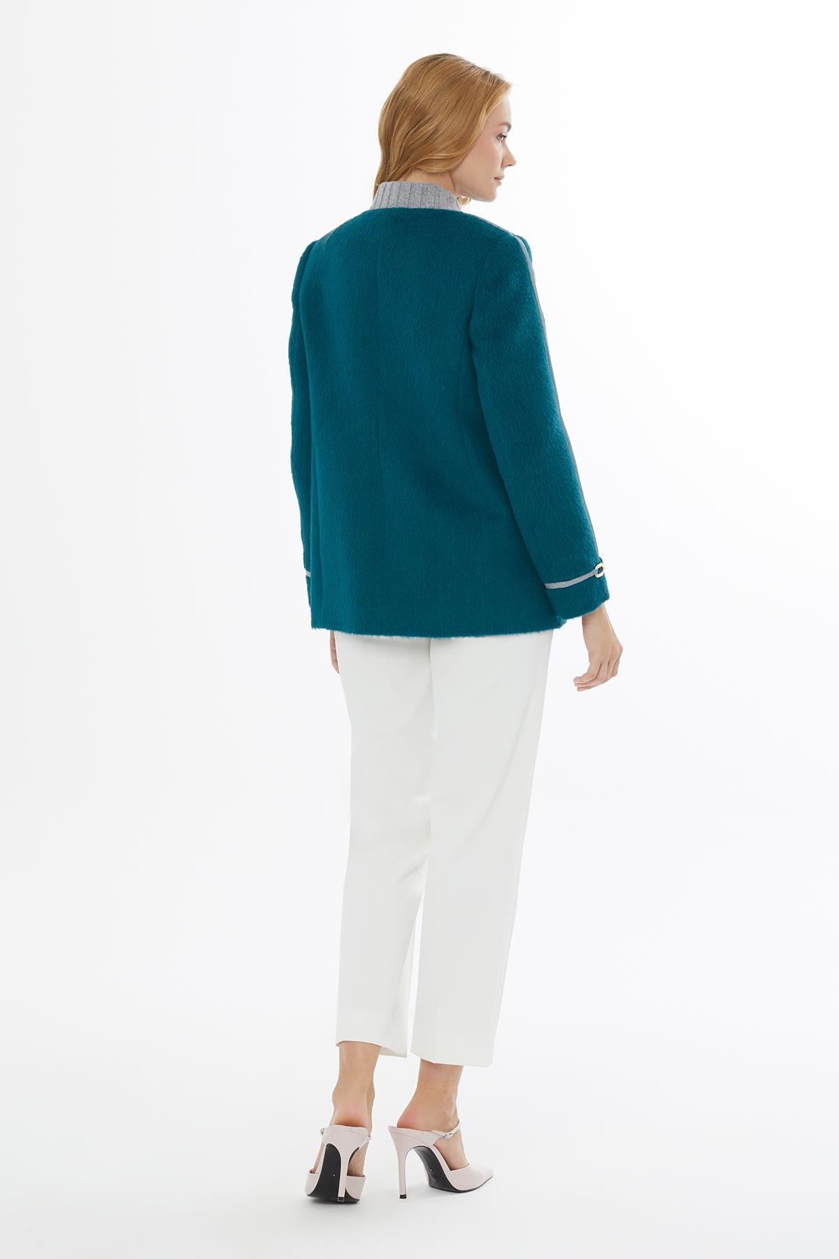 Çift Düğme Detaylı Yeşili Kaşe Ceket