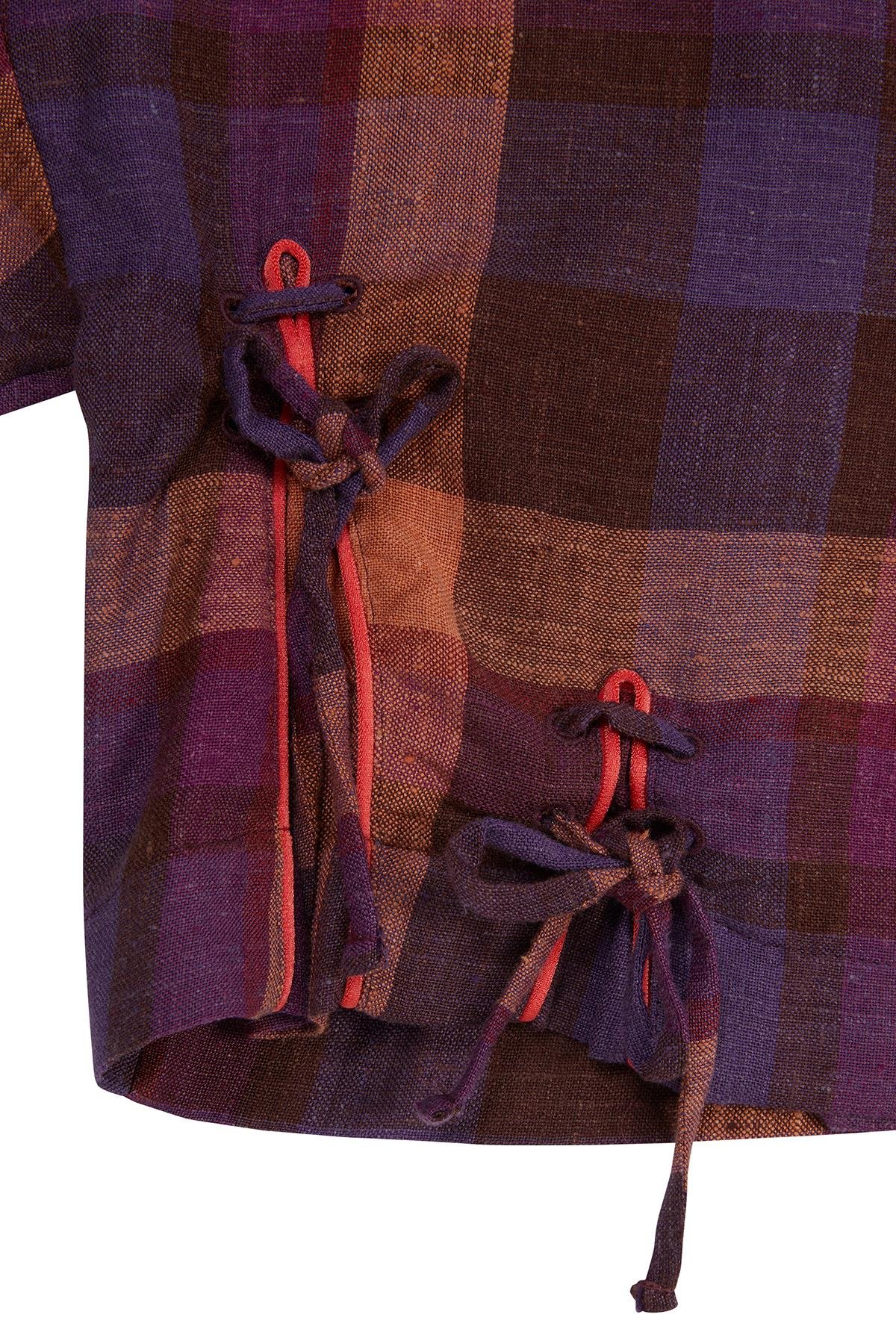 Çıtçıt Kapamalı Yırtmaçlı Ve Bağcıklı Kırmızı Ceket