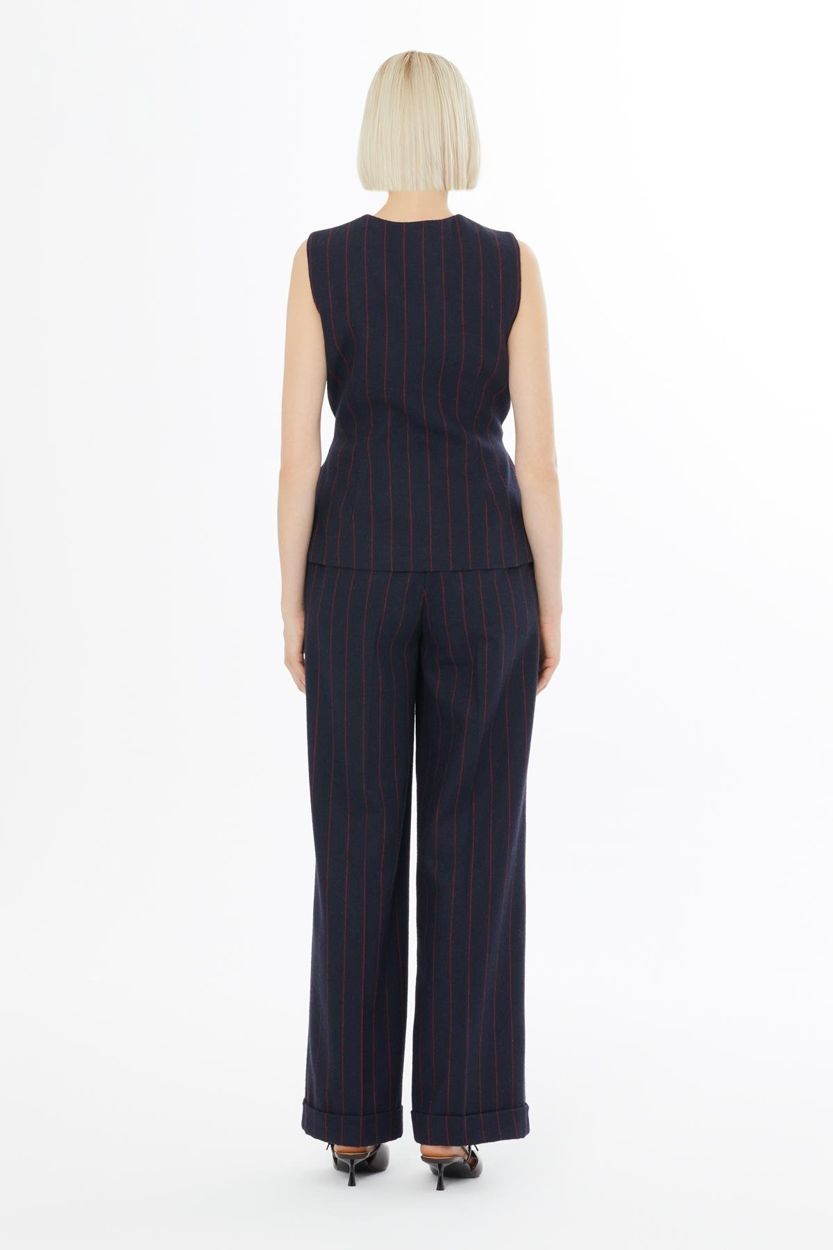 Çizgili Kuşaklı Kolsuz Lacivert Yelek