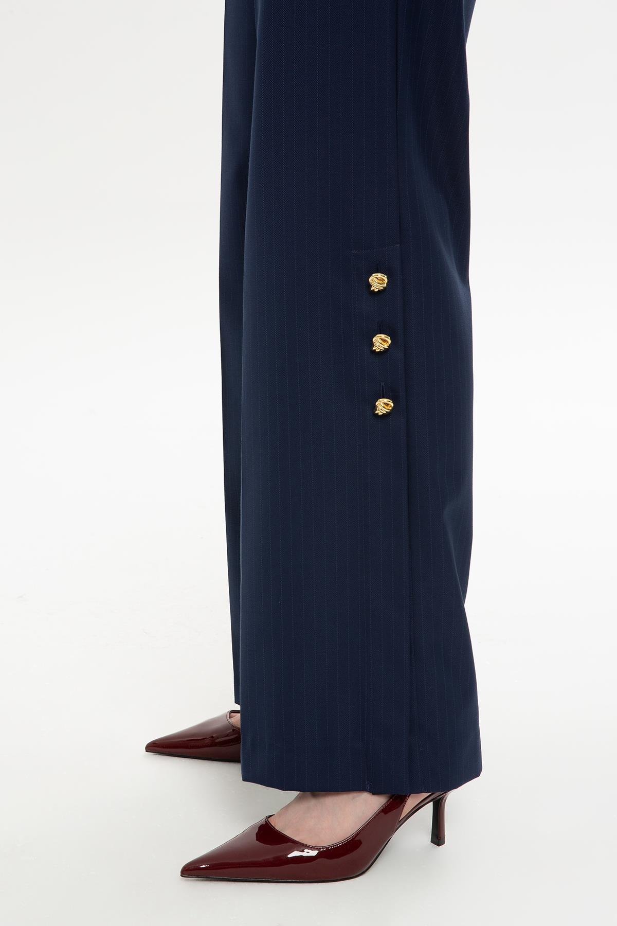 Çizgili Yarım Kol Bluz Ve Pantolonlu Lacivert Takım