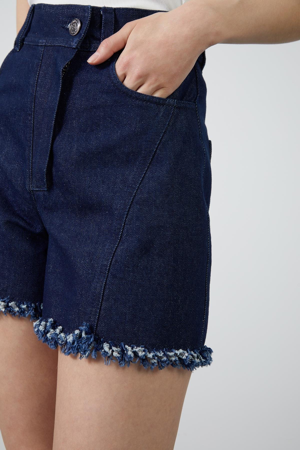 Cut Out Detailed Blue Jean Shorts