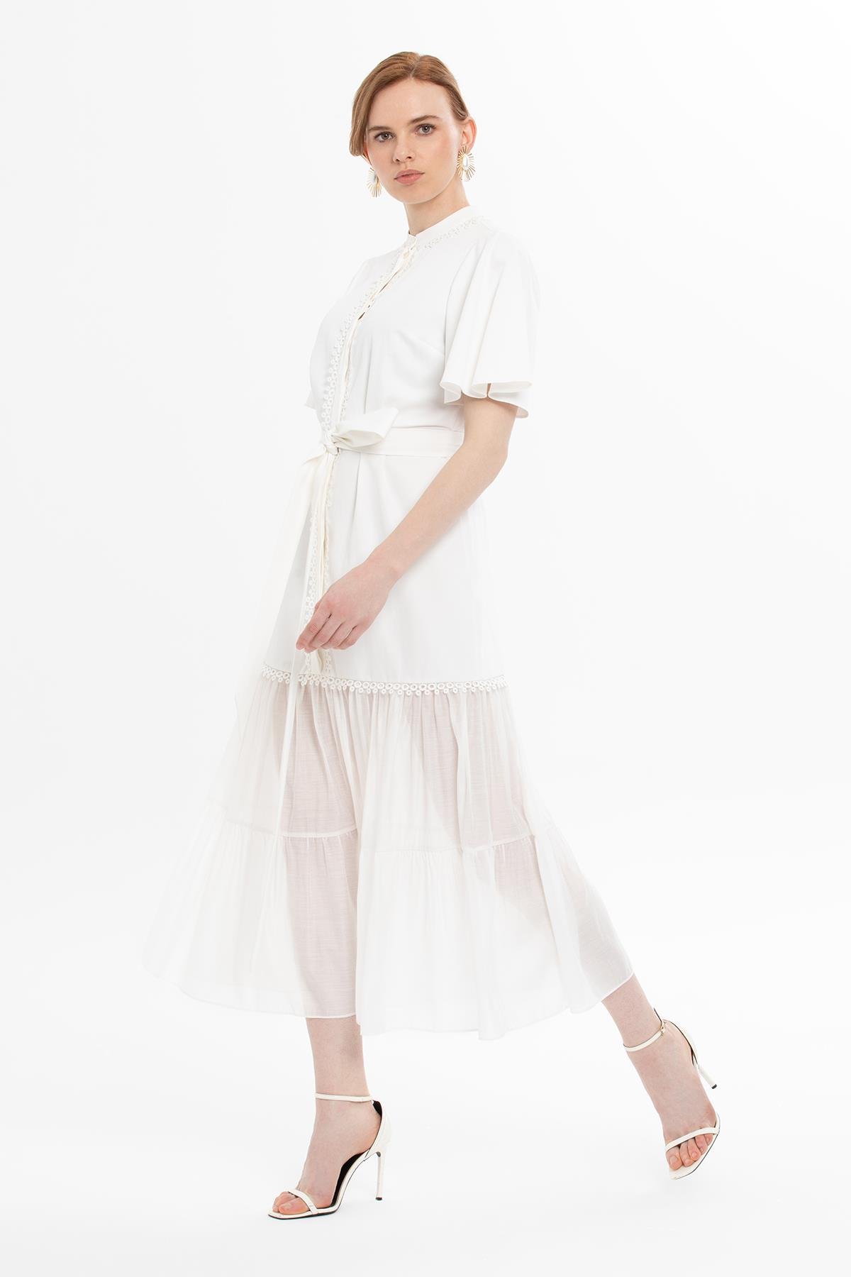 DANTEL ŞERİT DETAYLI KEMERLİ MAXI BOY ELBİSE