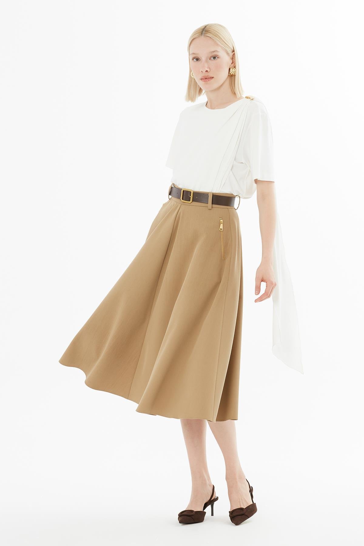 Deri Kemerli Pileli Midi Boy Camel Etek