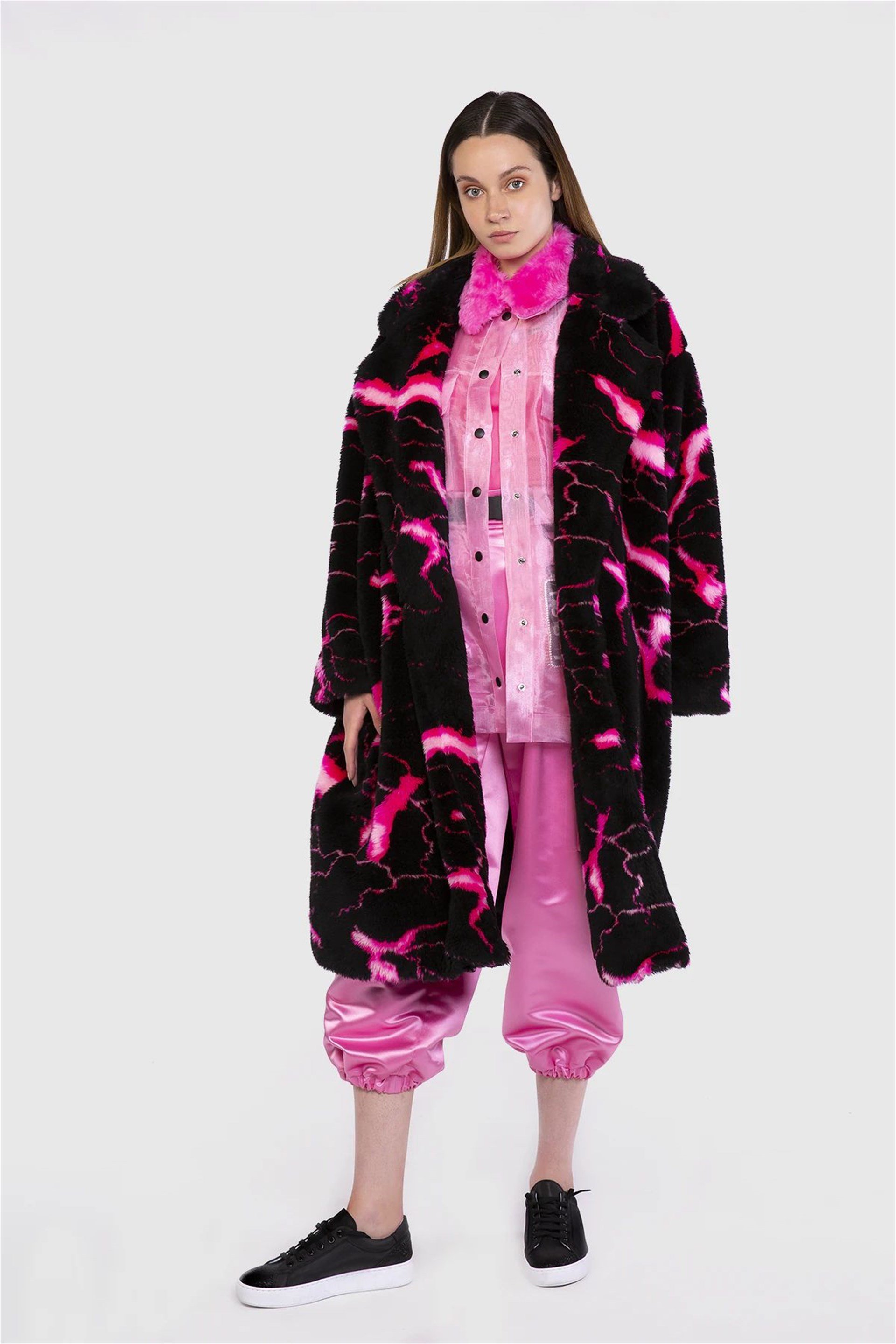 Desenli Peluş Maxi Boy Pembe Kaban