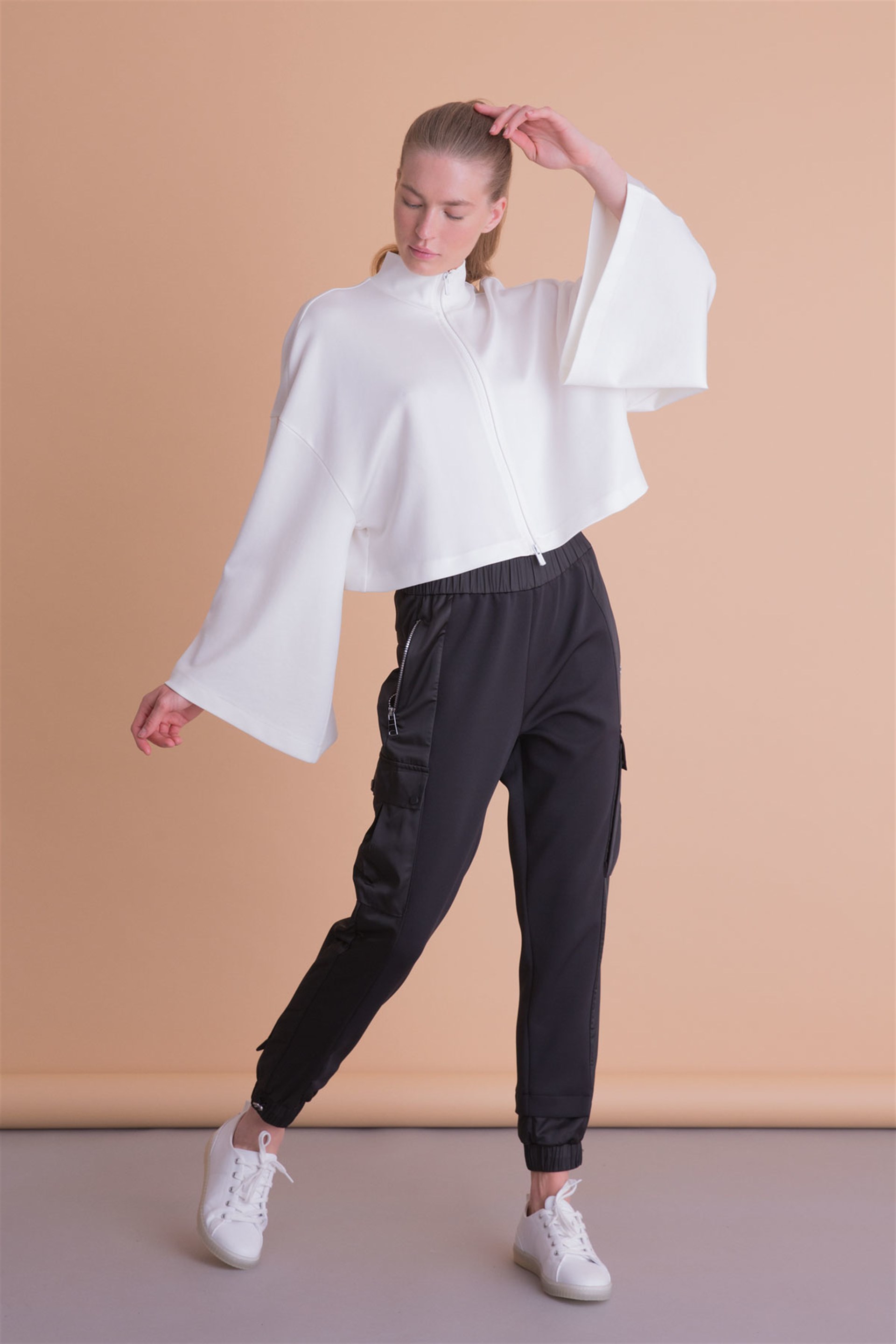 Stand Up Collar Sleeve Detailed Ecru Sweatshirt