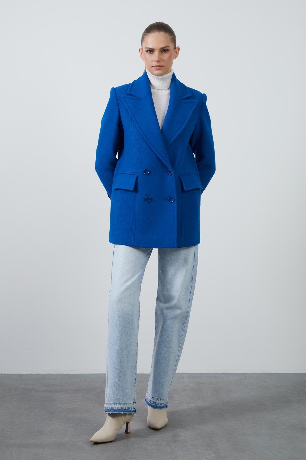 Kruvaze Kapama Geniş Cepli Mavi Ceket