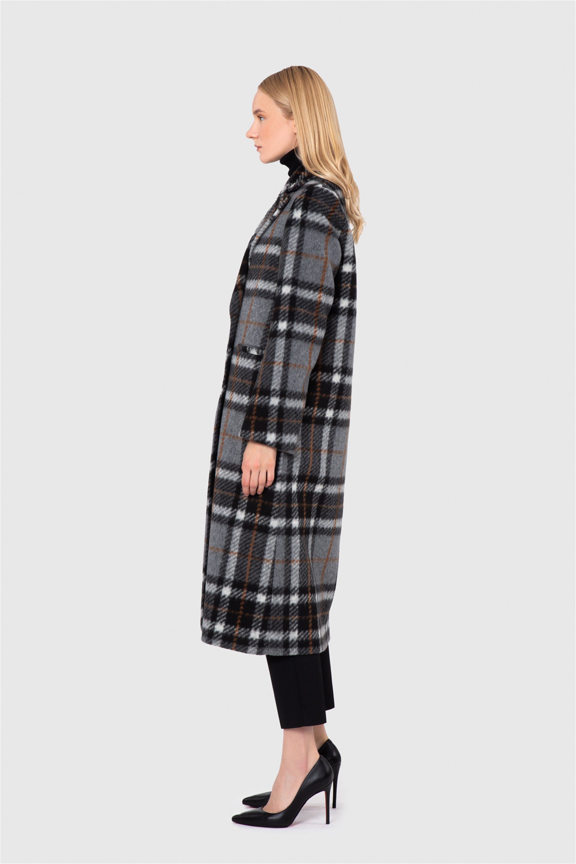 Ekose Büyük Yaka Detaylı Uzun Kahve Kaban