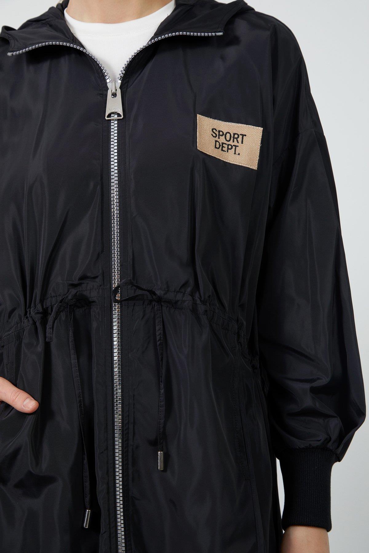 Nakış Detaylı Kolları Triko Manşetli Uzun Siyah Ceket