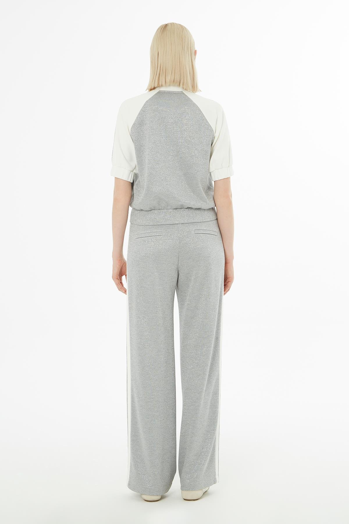 Etek Ucu Garnili Gri Eşofman Takımı