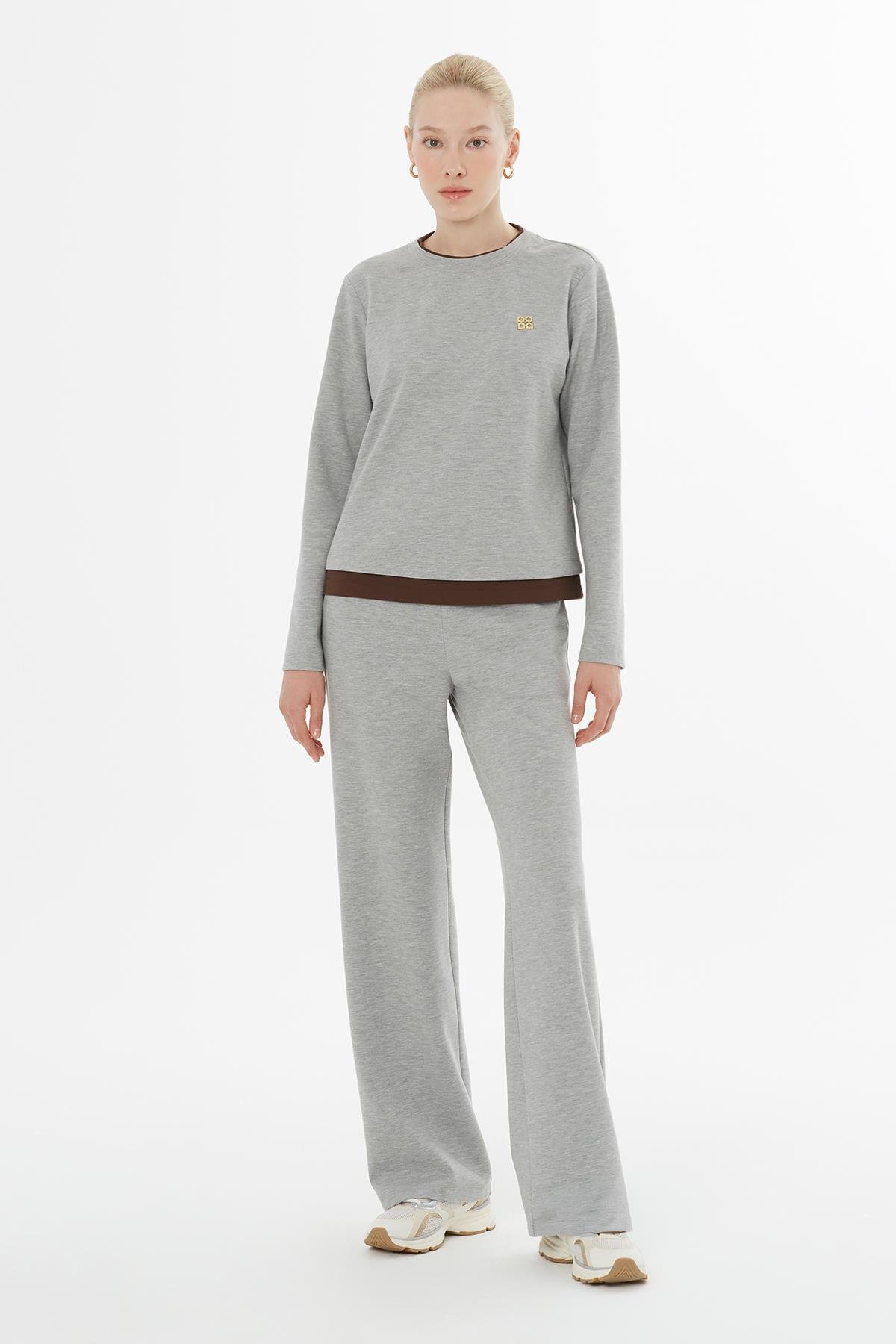 Etek Ucu Garnili Gri Eşofman Takımı