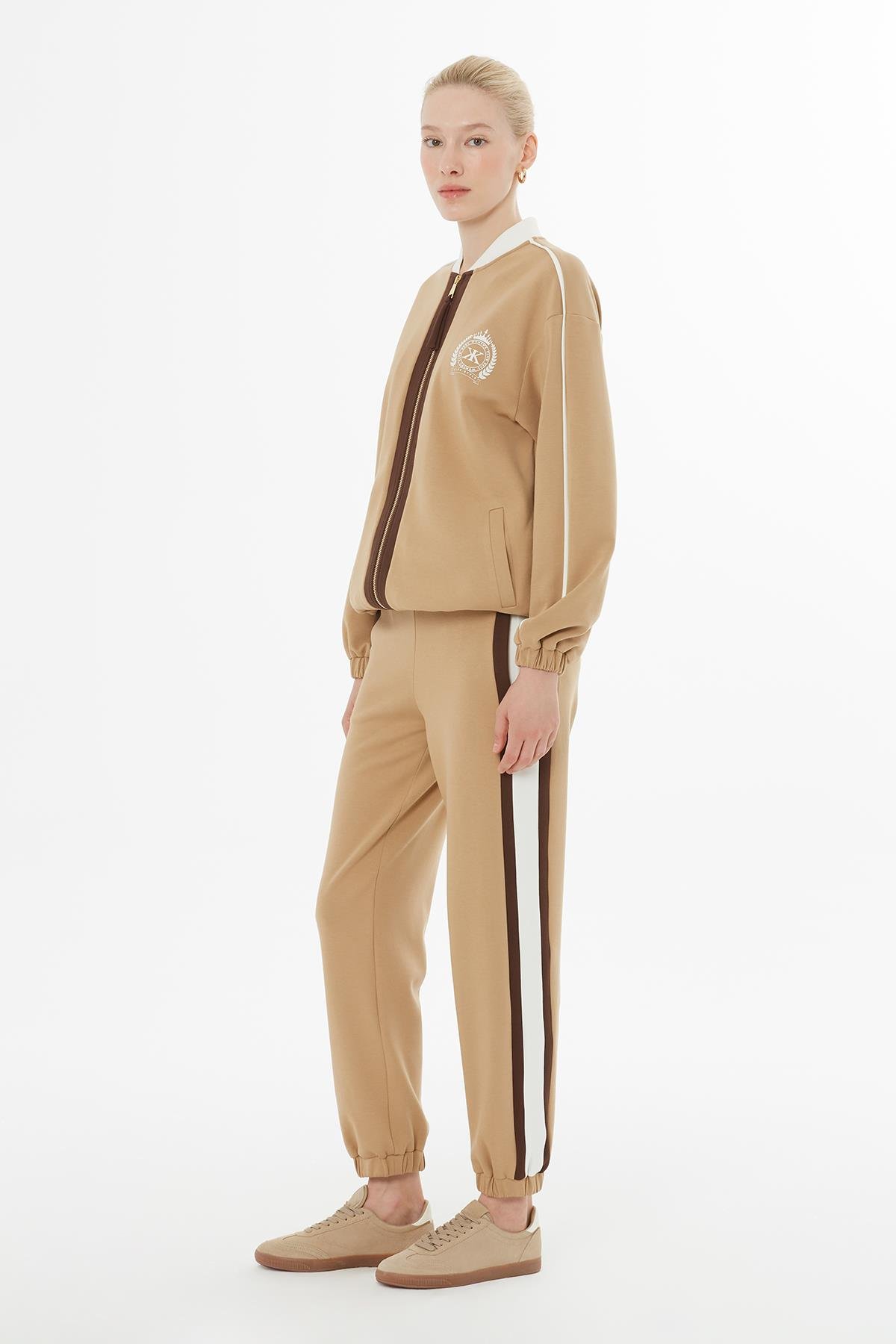 Fermuarlı Triko Yakalı Bej Eşofman Takımı