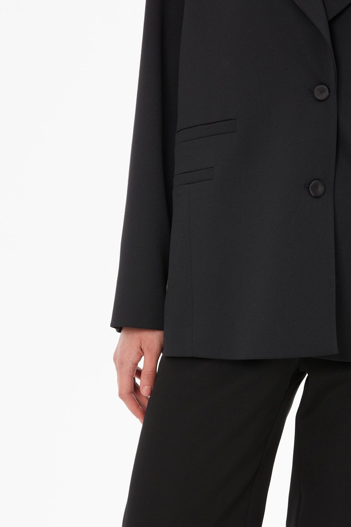 Black Single-Breasted Jacket with Welt Pocket